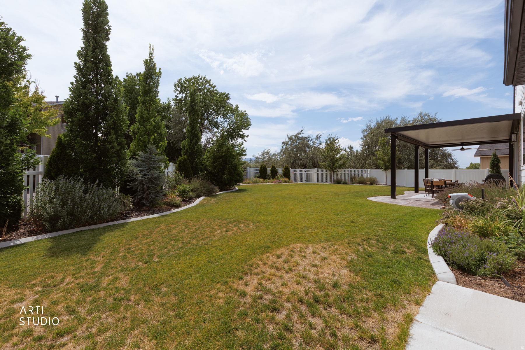 main property photo 40