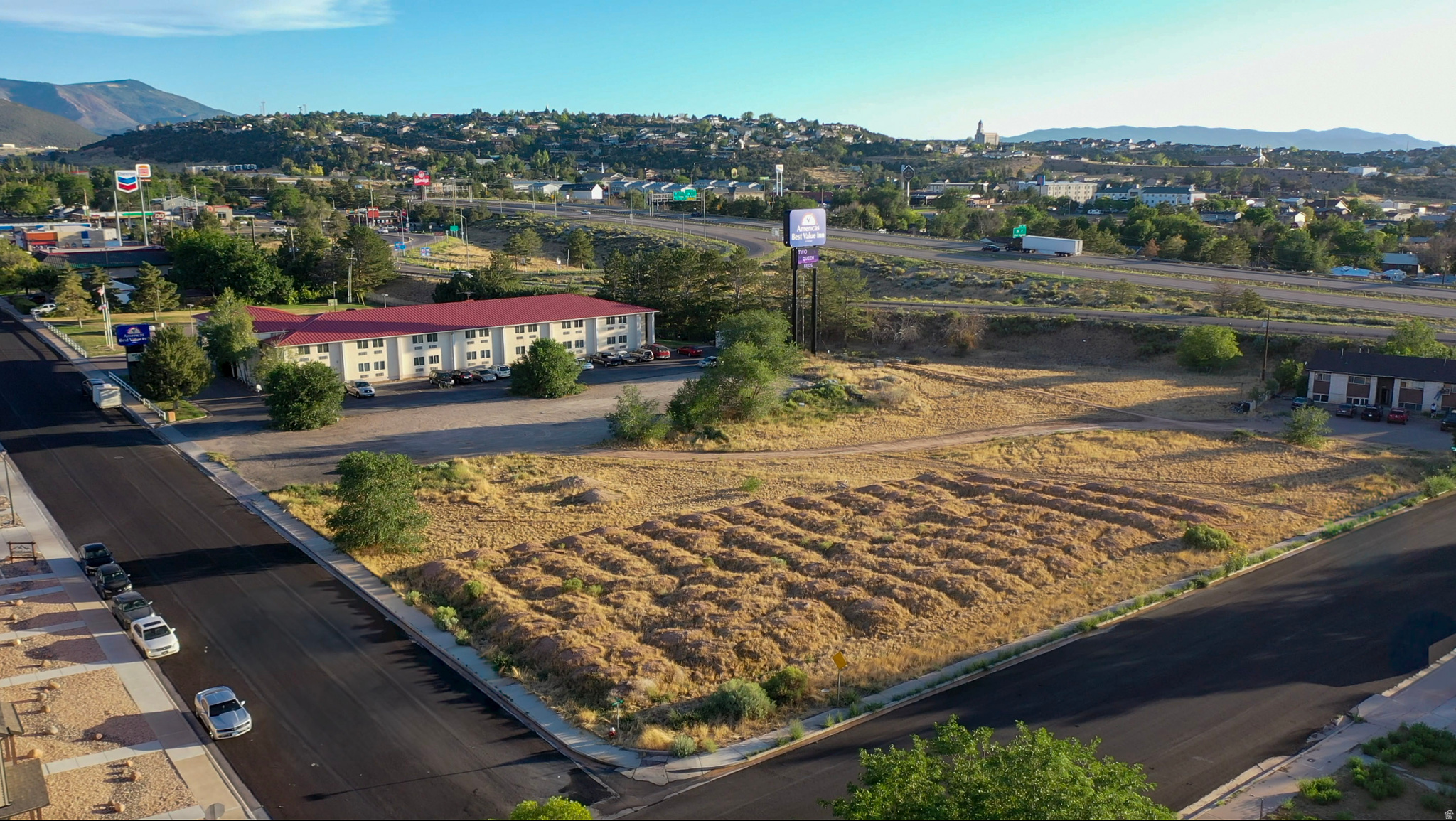 main property photo 6