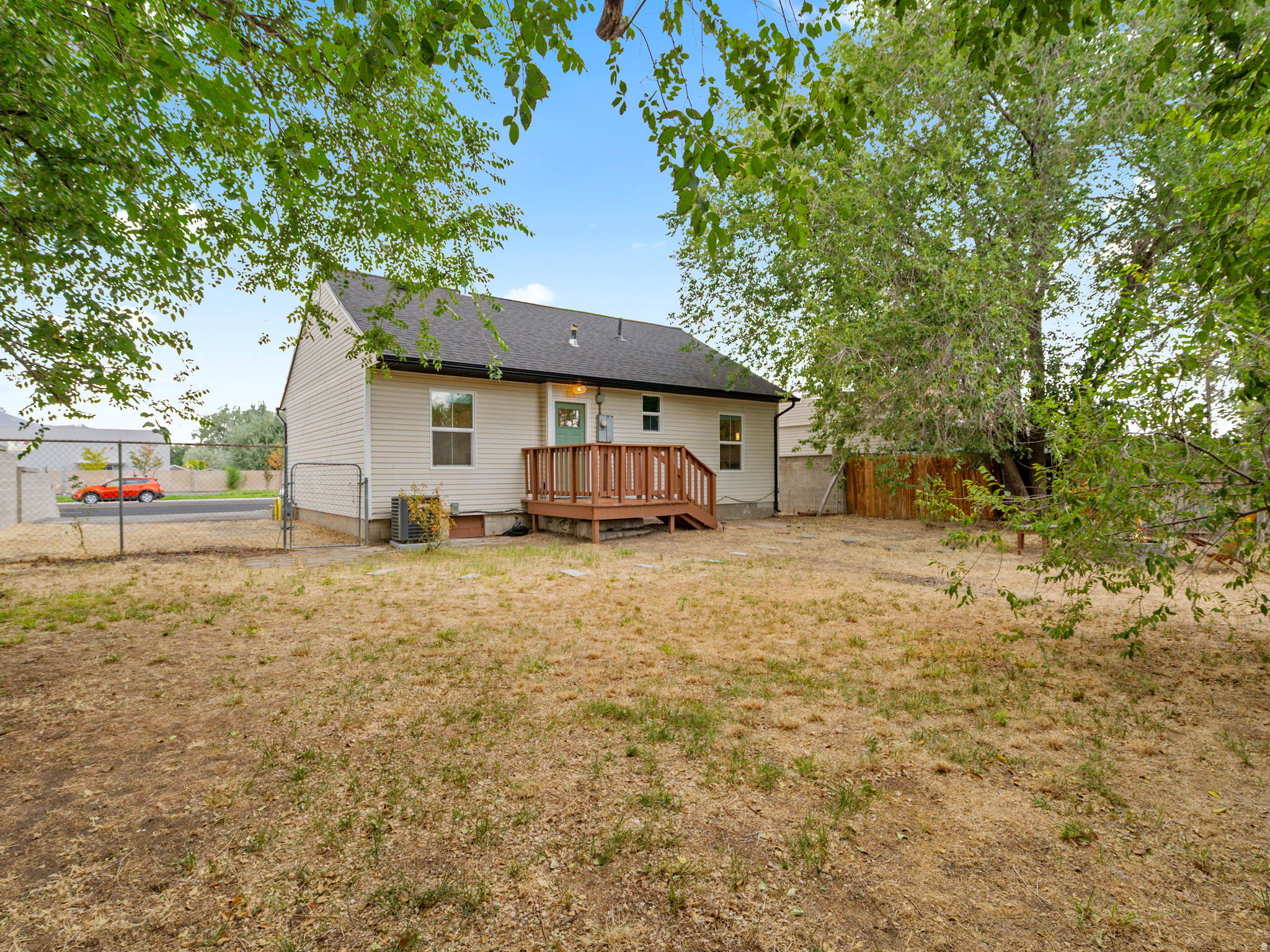 main property photo 20