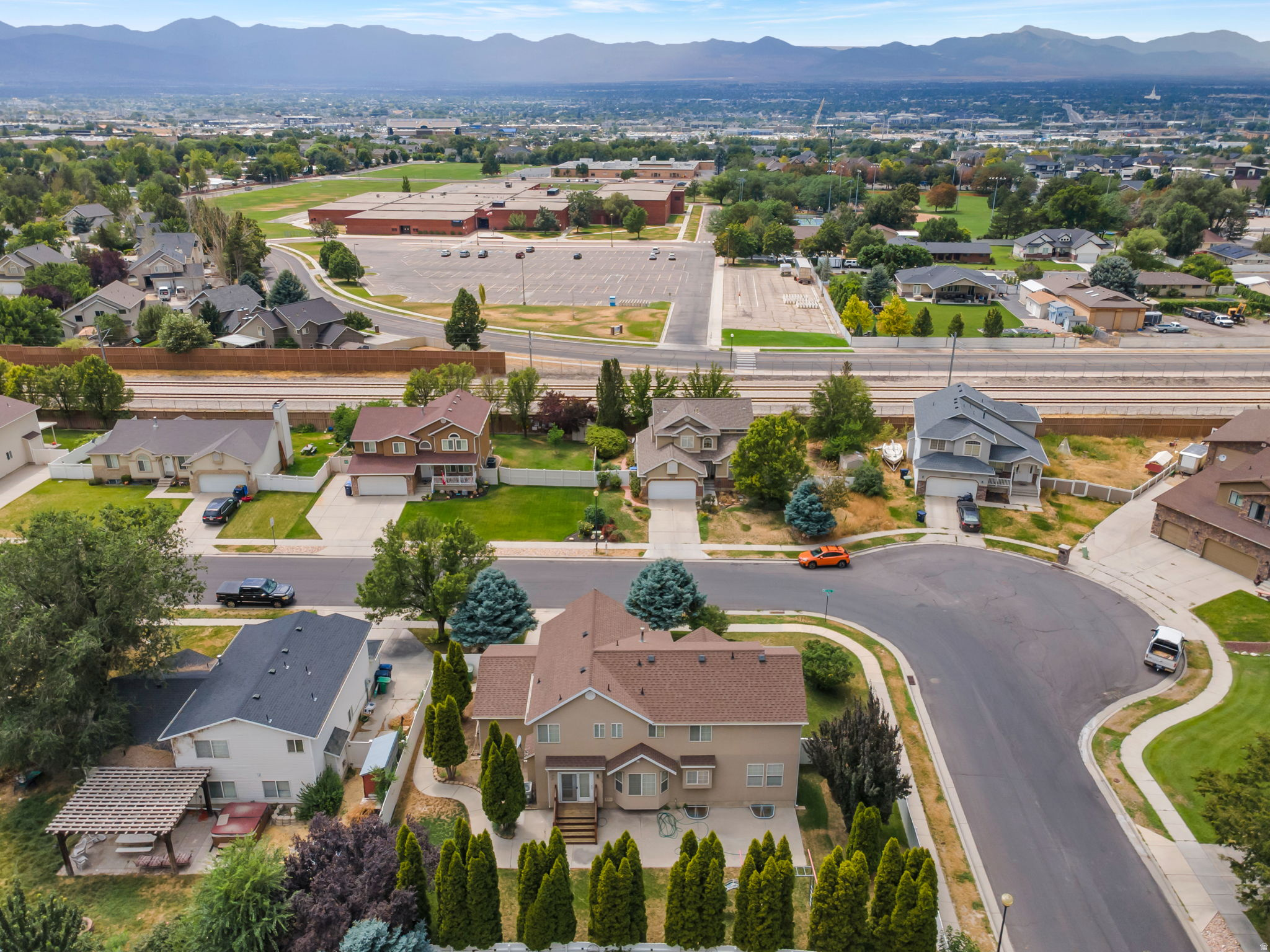 main property photo 25