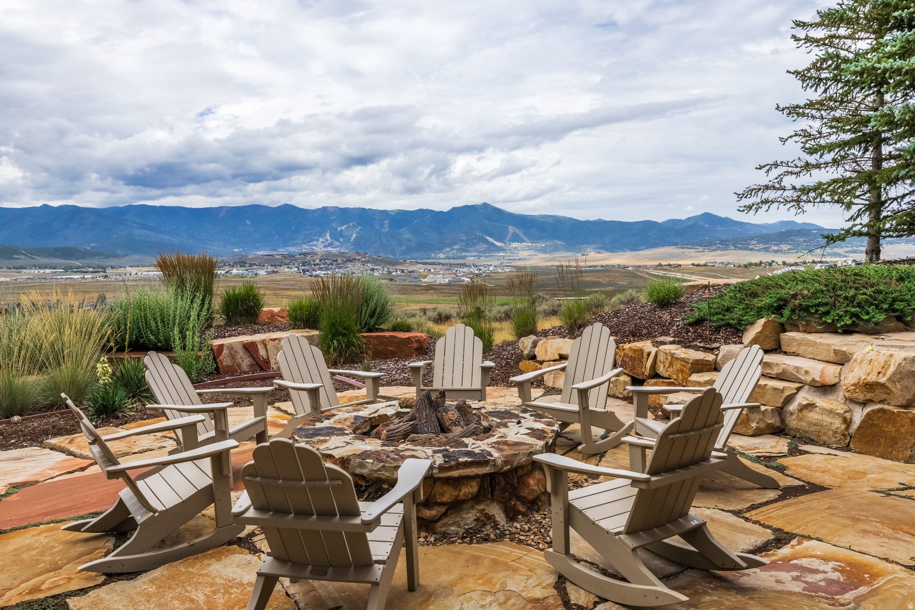 main property photo 51