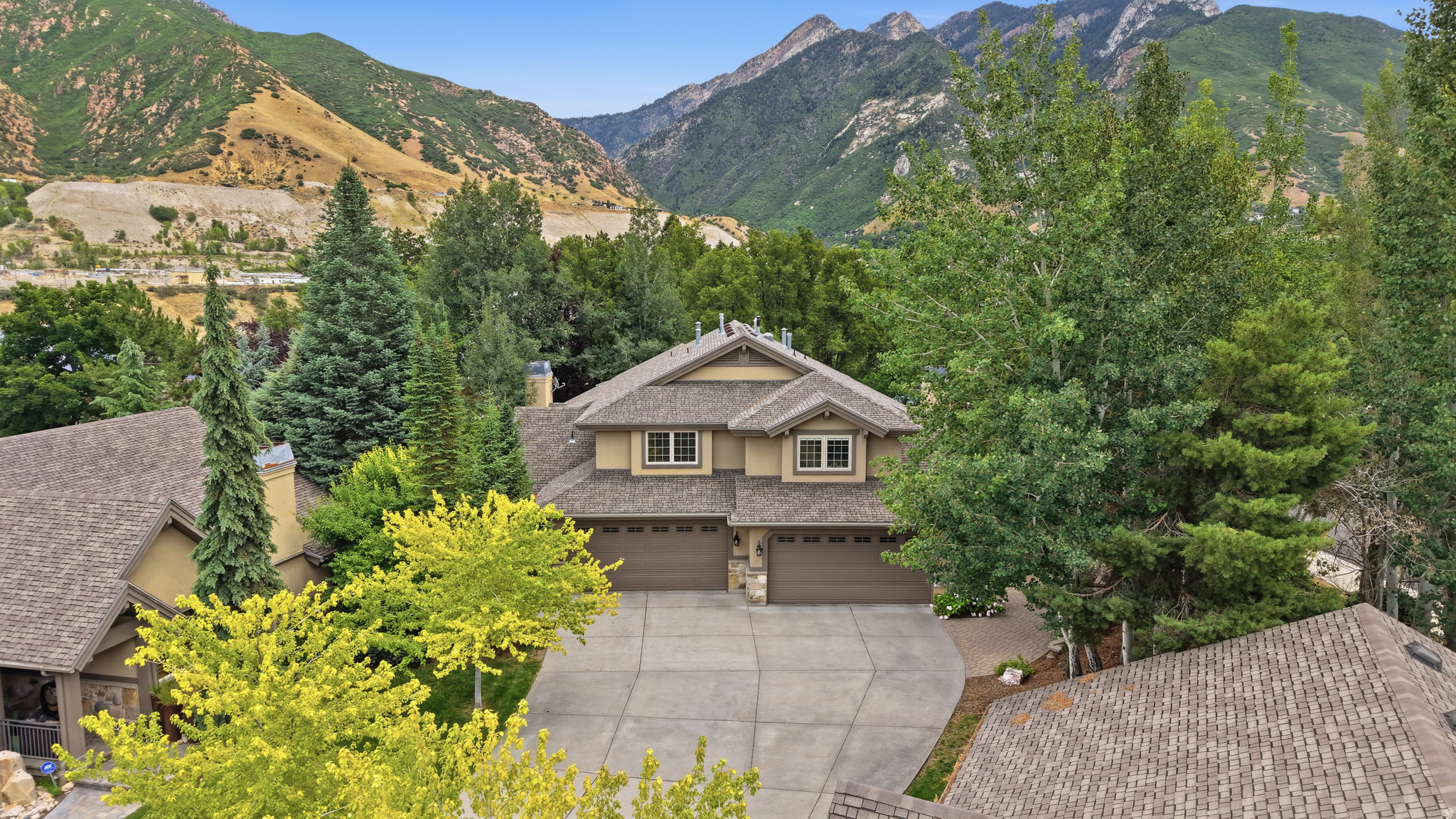 main property photo 34