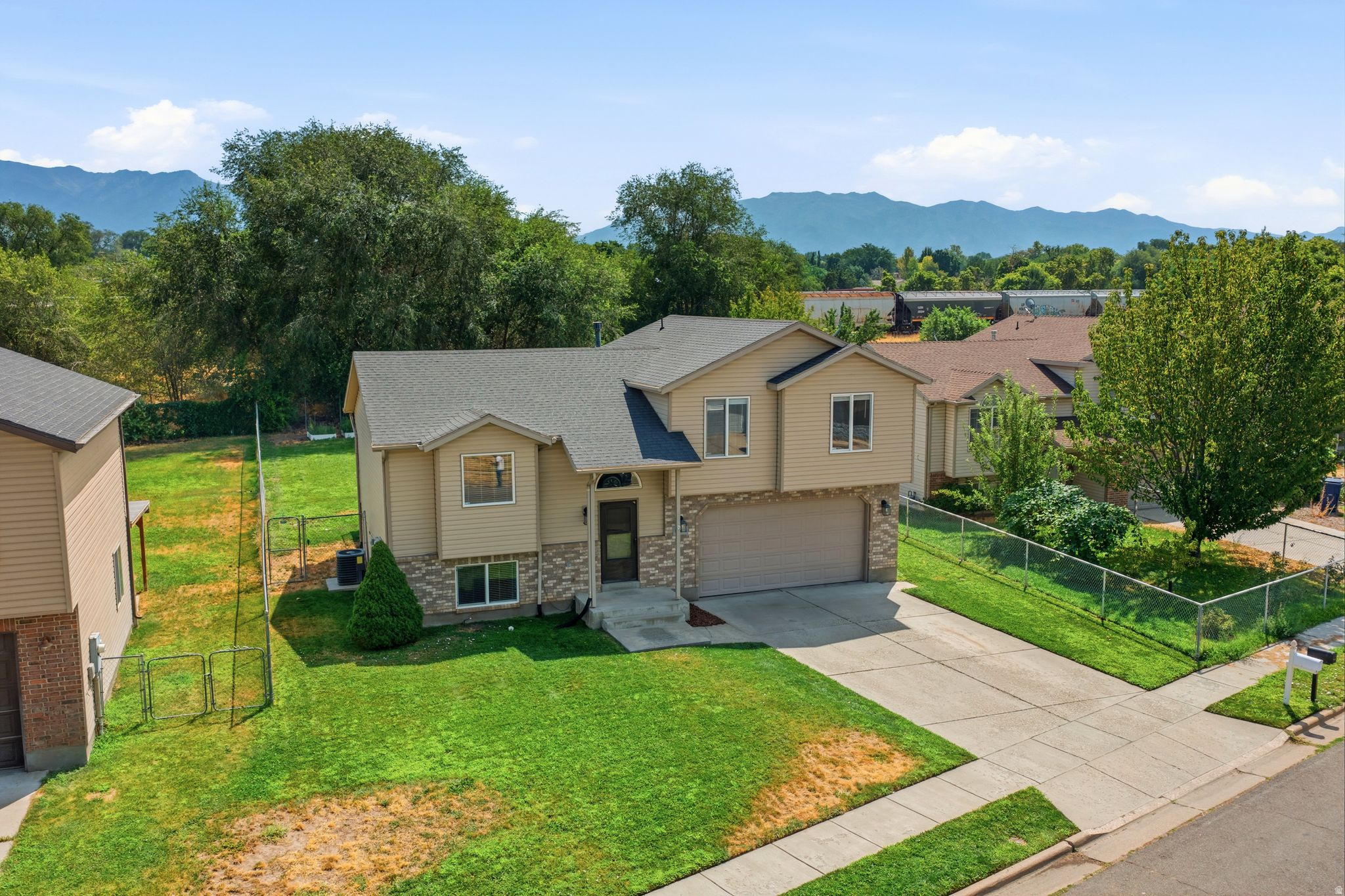 main property photo 18