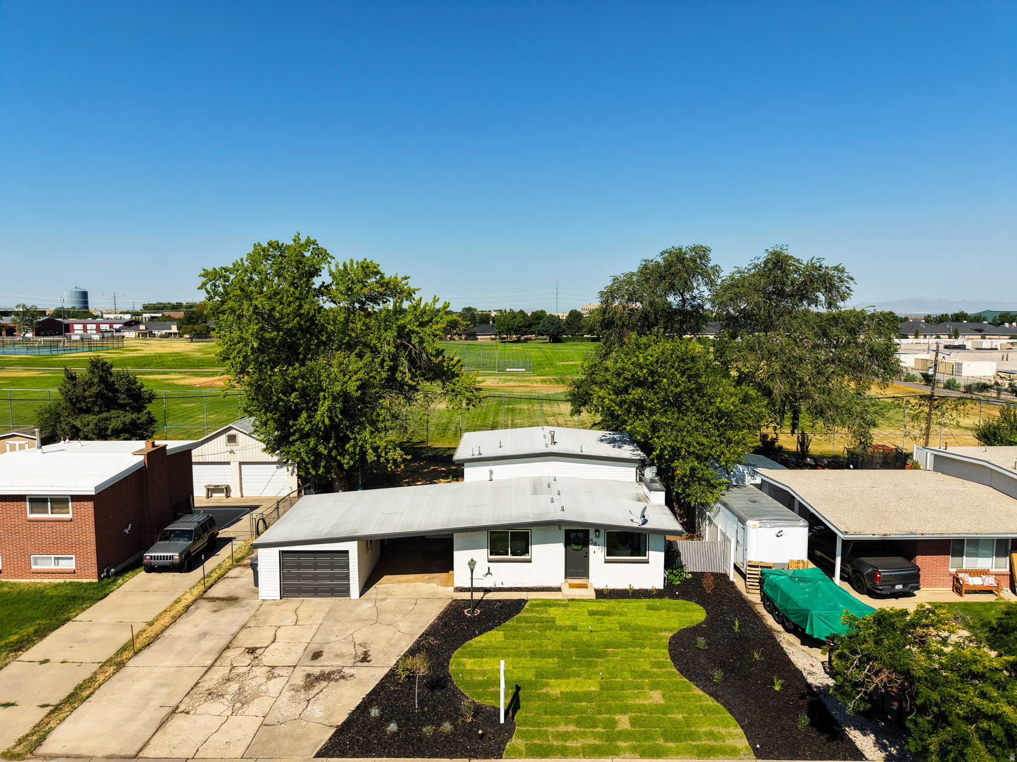 main property photo 22