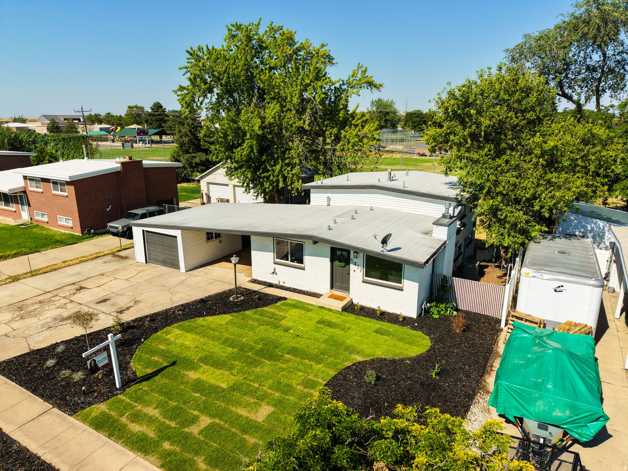 main property photo 23
