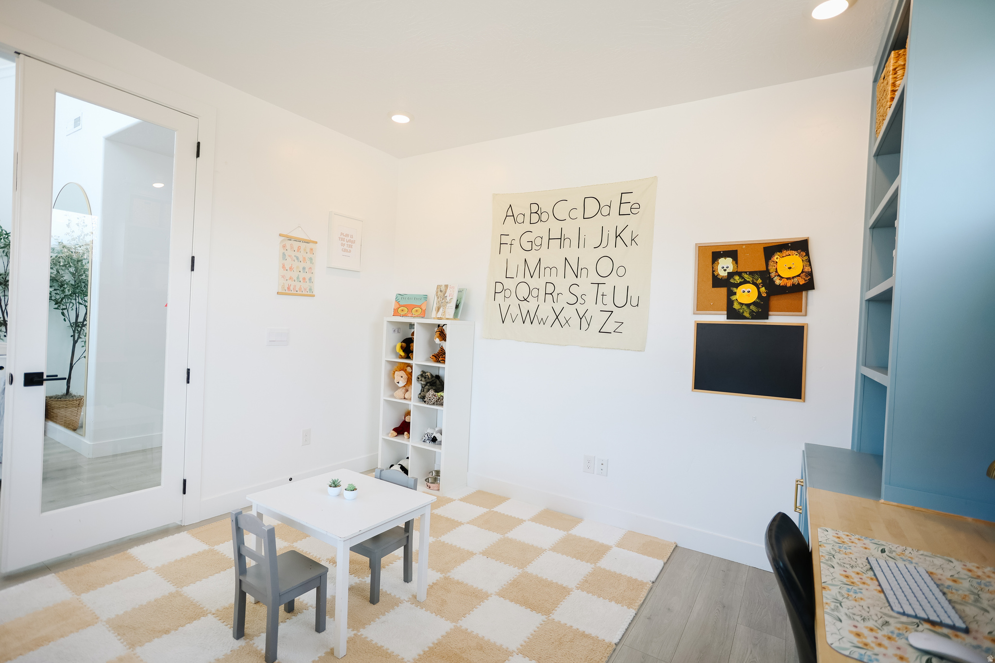 main property photo 6