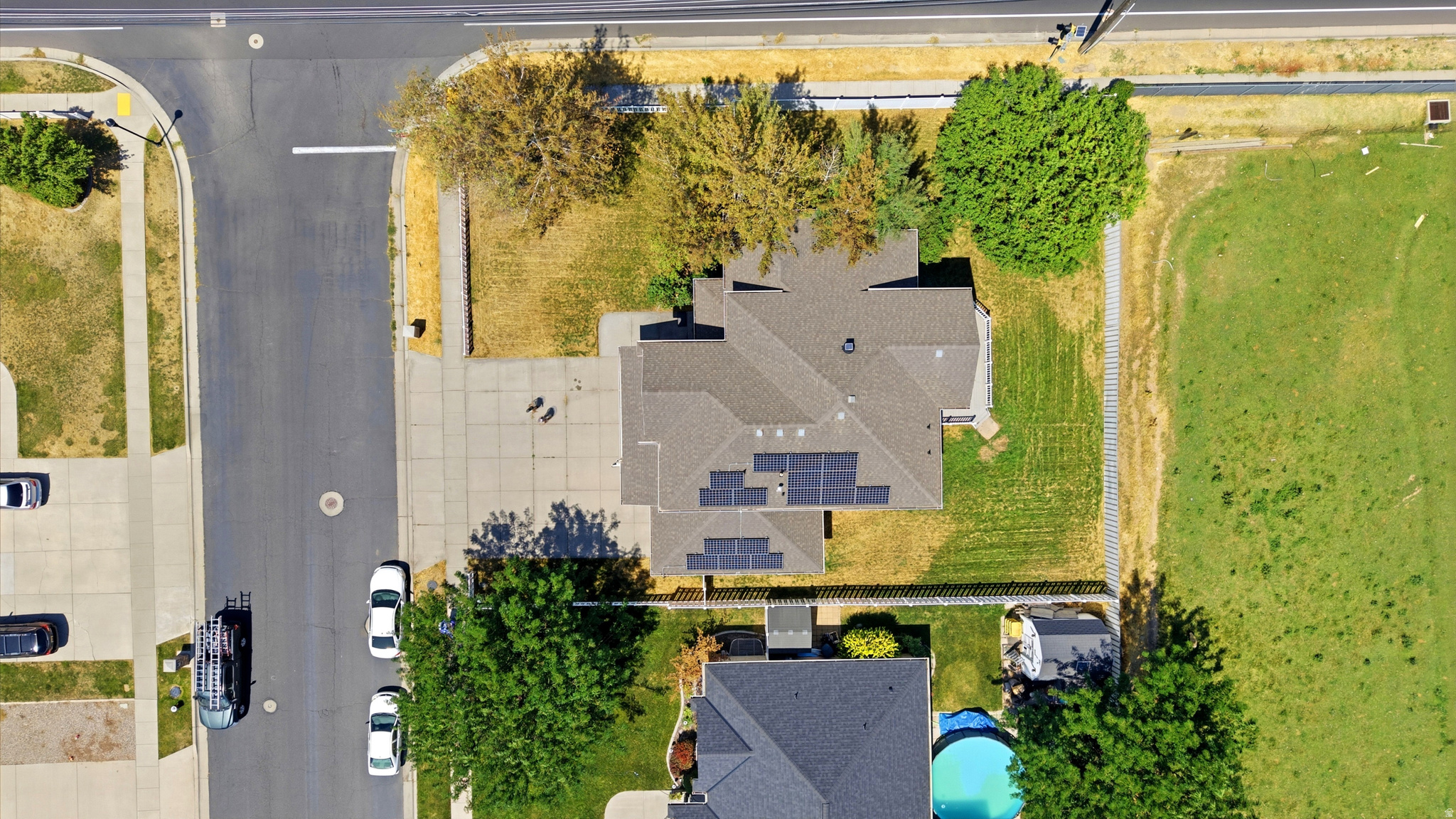 main property photo 12