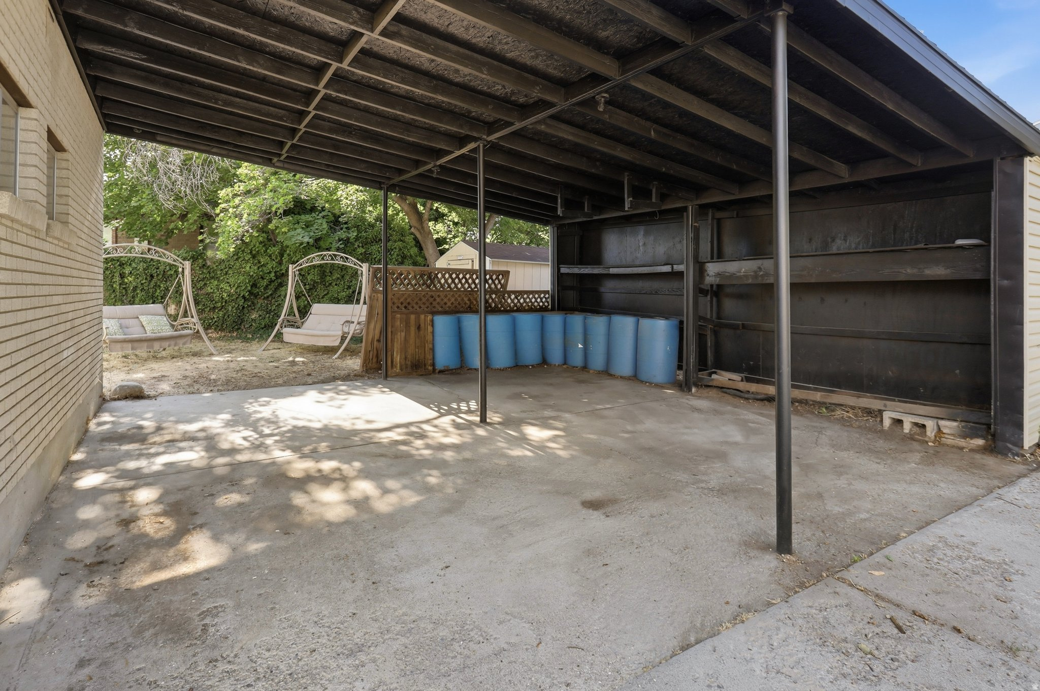main property photo 28