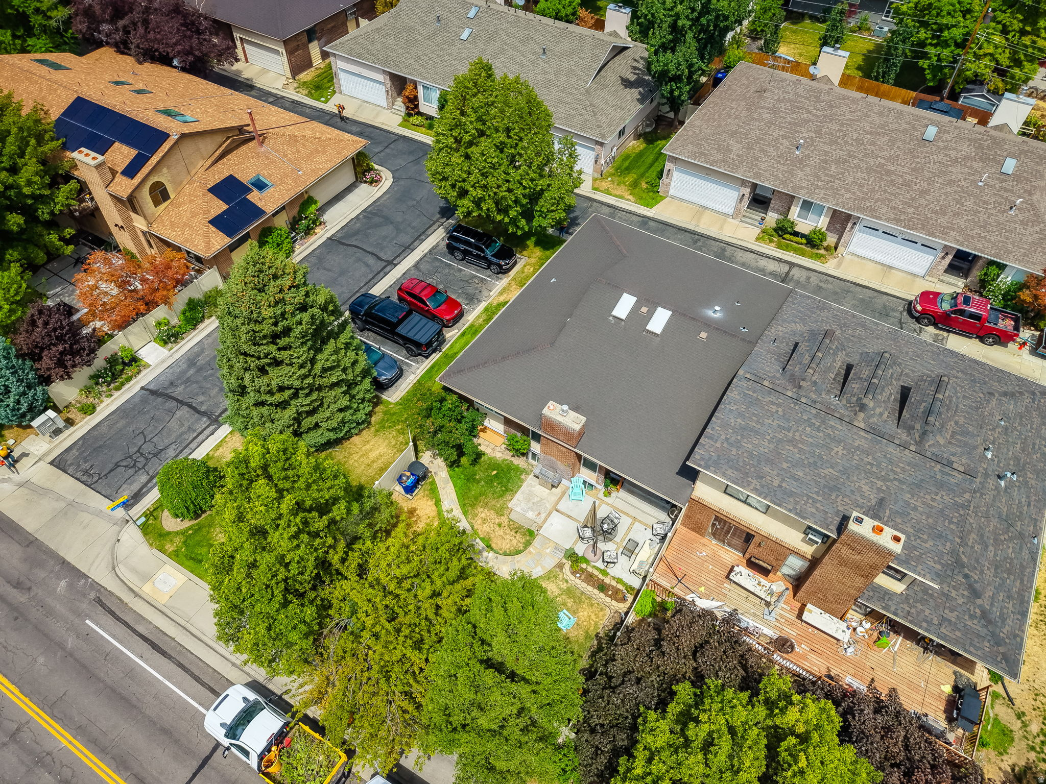main property photo 28