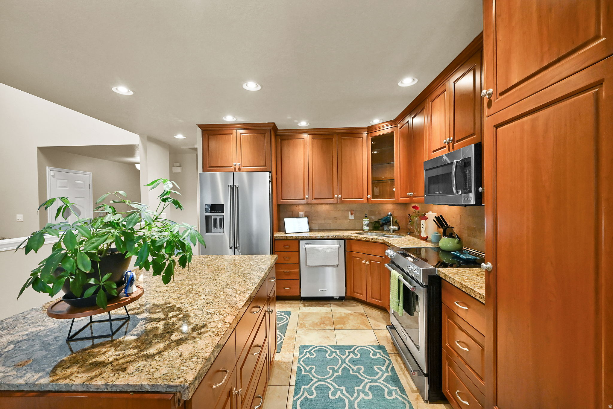 main property photo 8