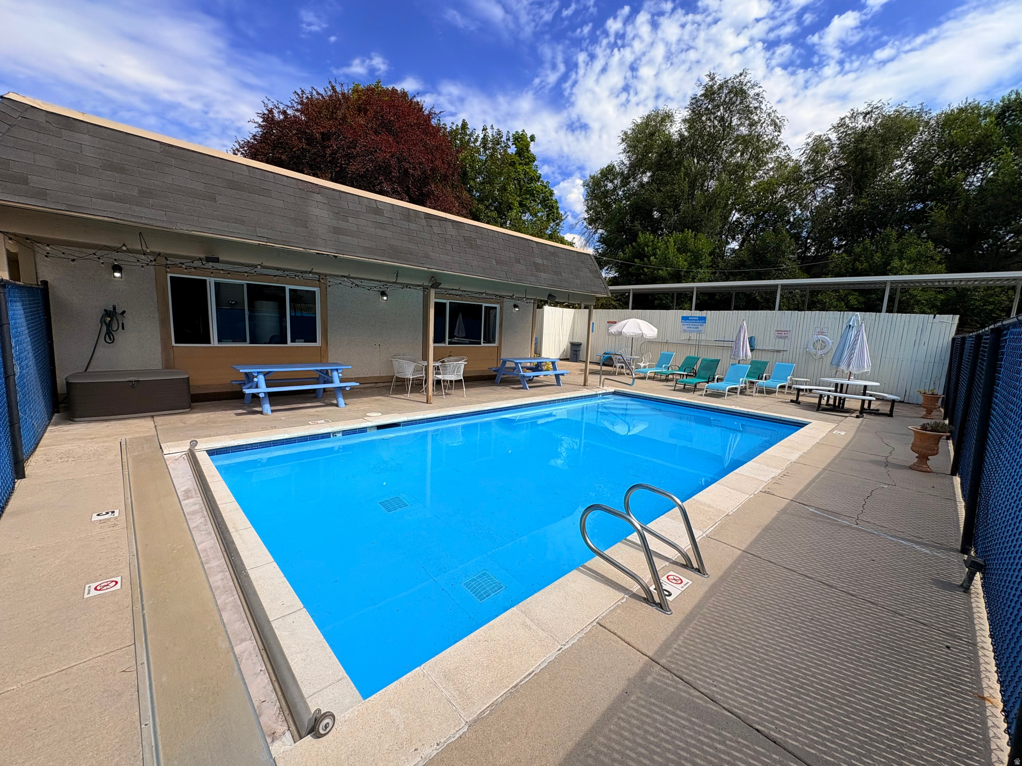 main property photo 27