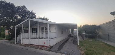 image of property with 4 Bed | 2 Bath | 1,400 Sqft