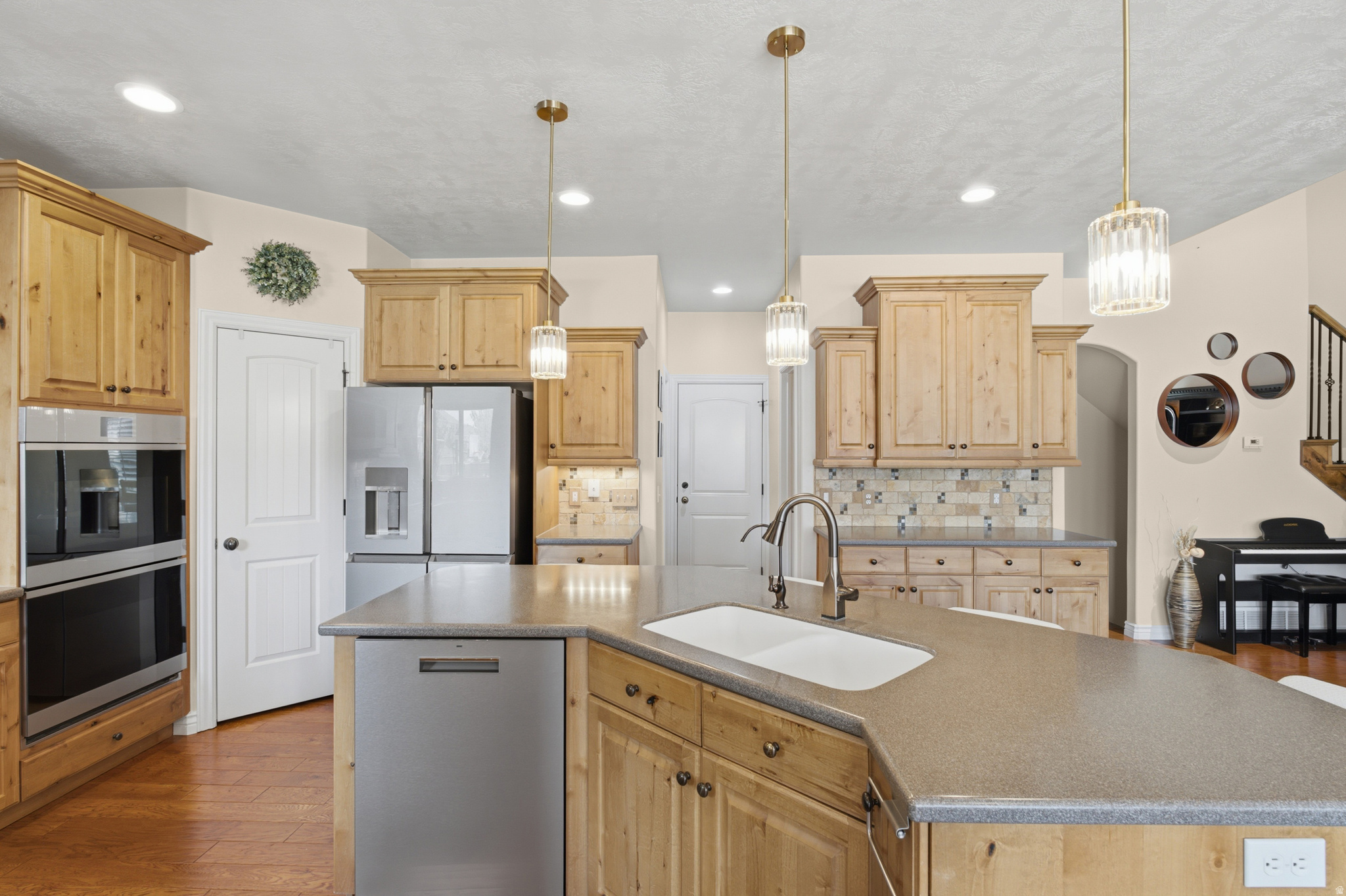 main property photo 15