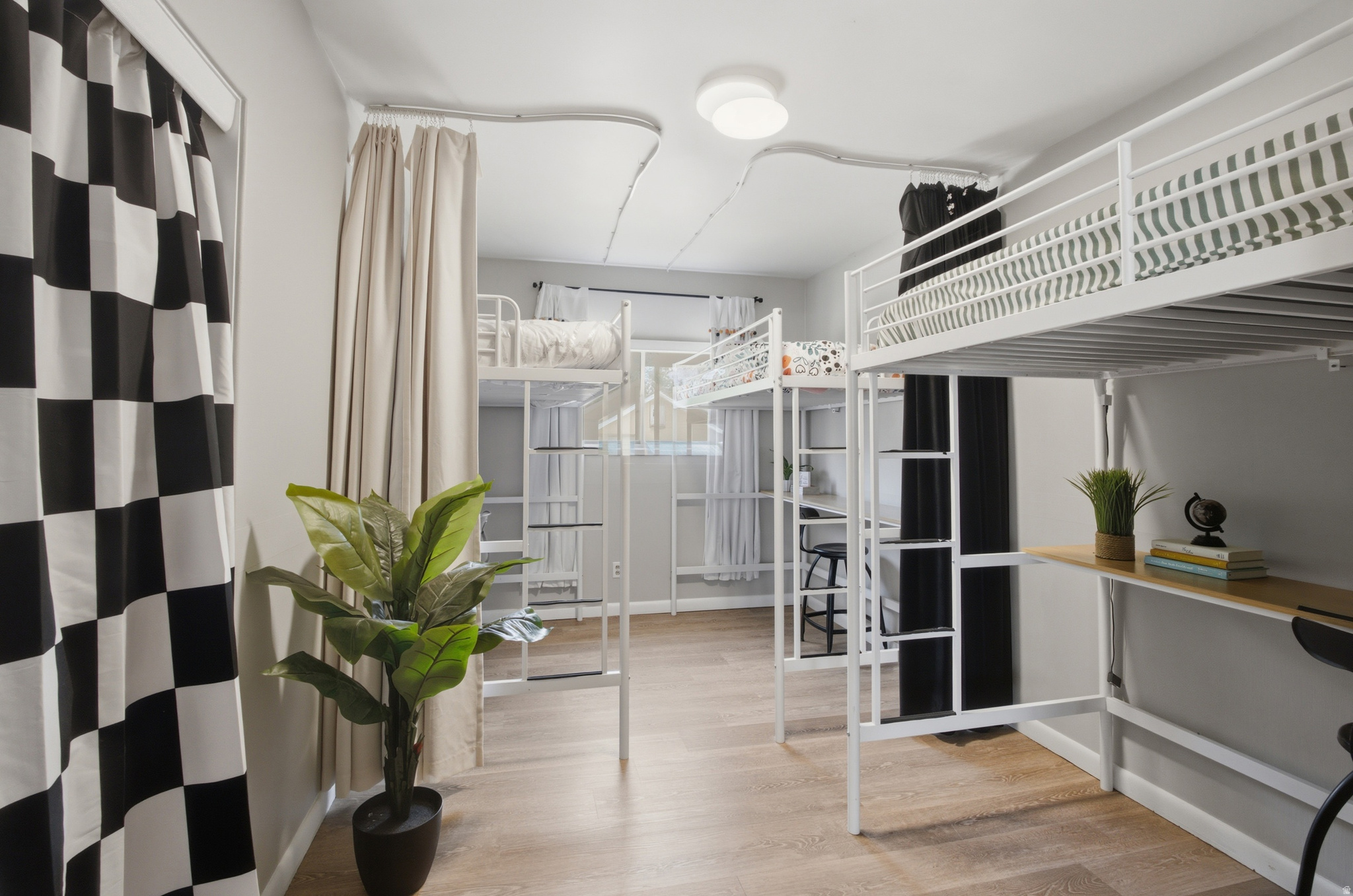 main property photo 24