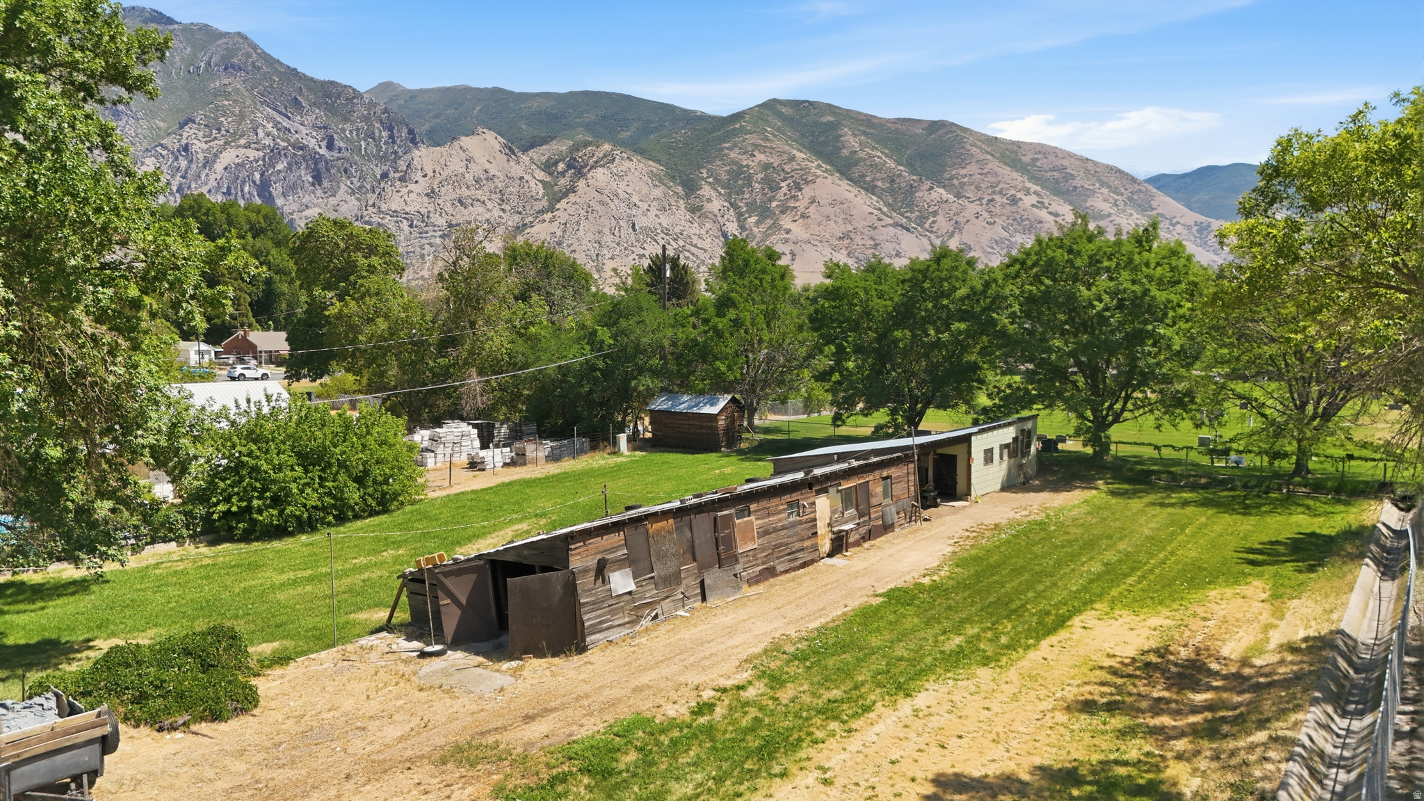 main property photo 40