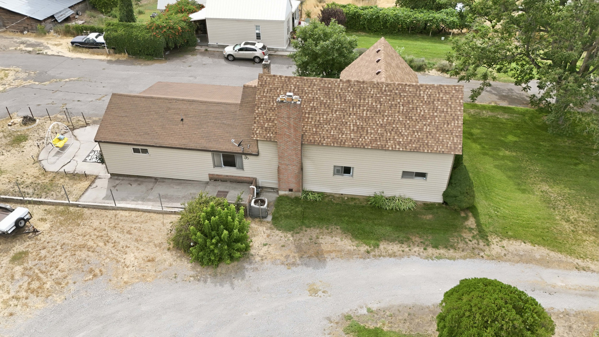 main property photo 45