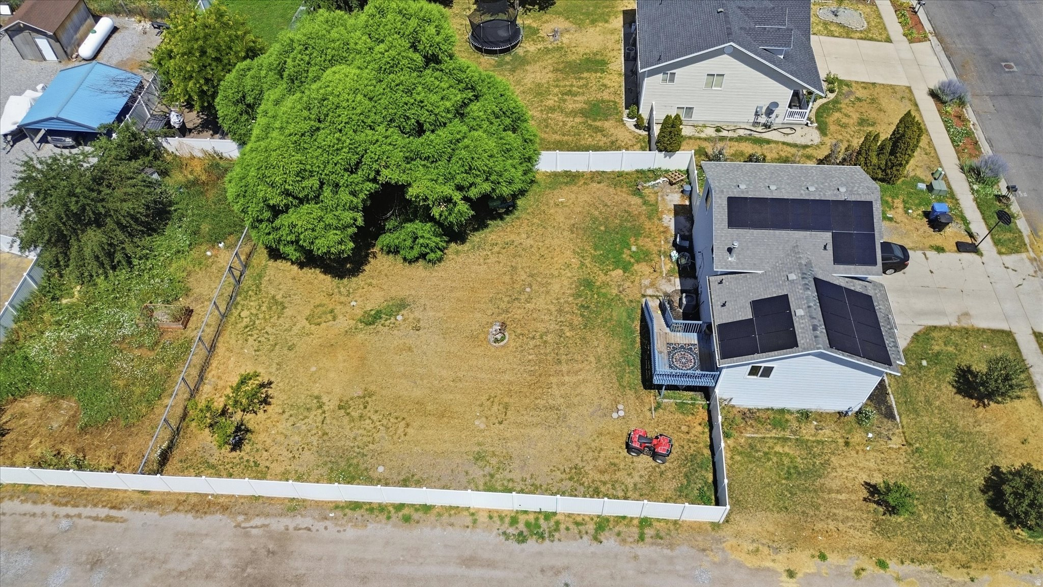 main property photo 46