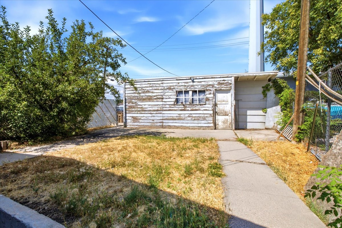 main property photo 18