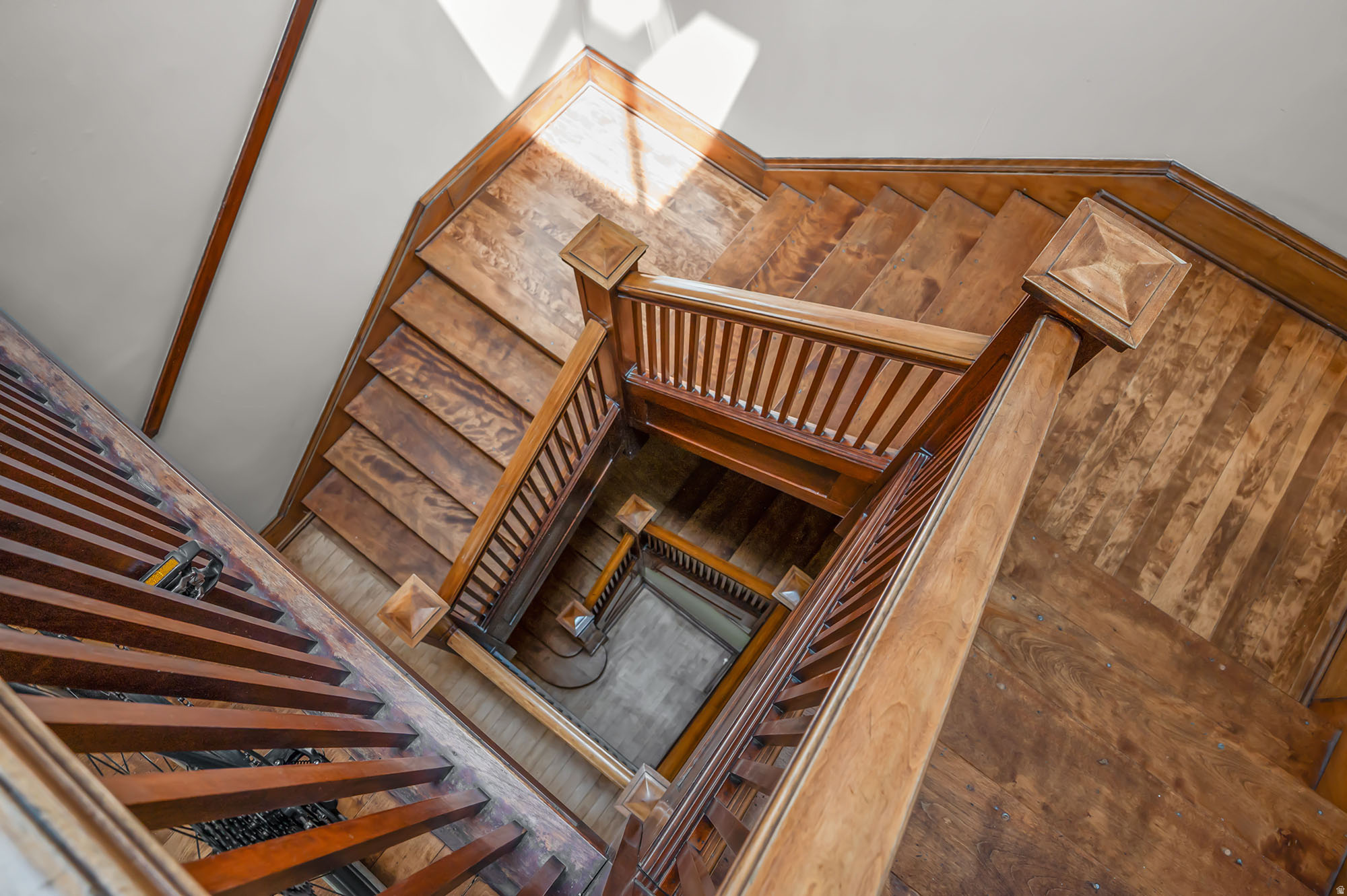 main property photo 25