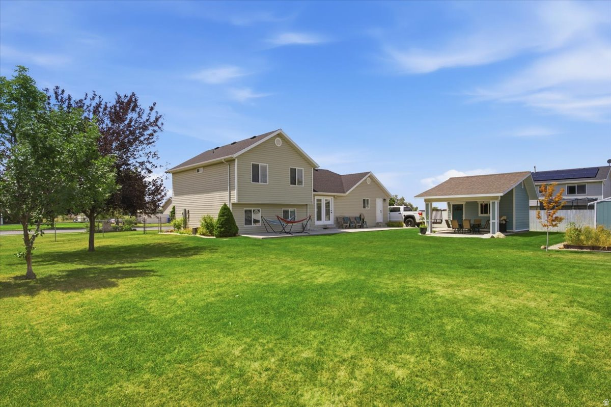 main property photo 27
