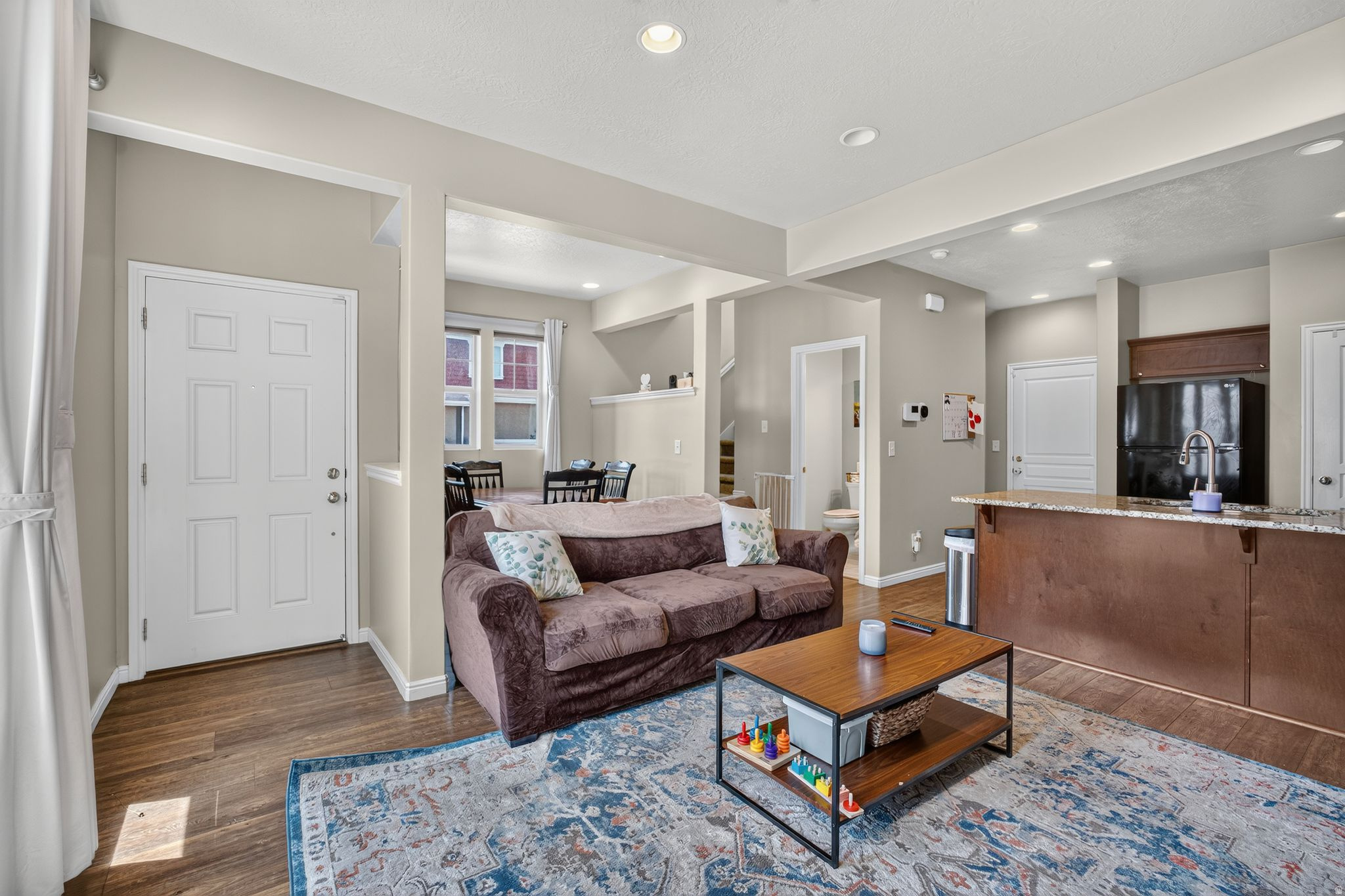 main property photo 6