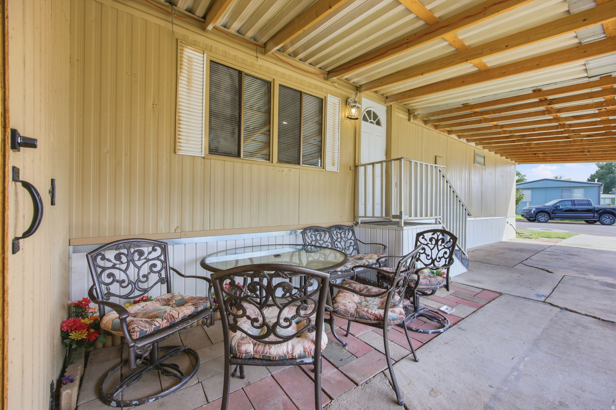 main property photo 8