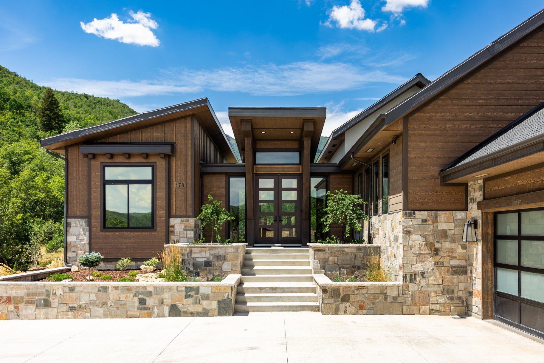 main property photo 78