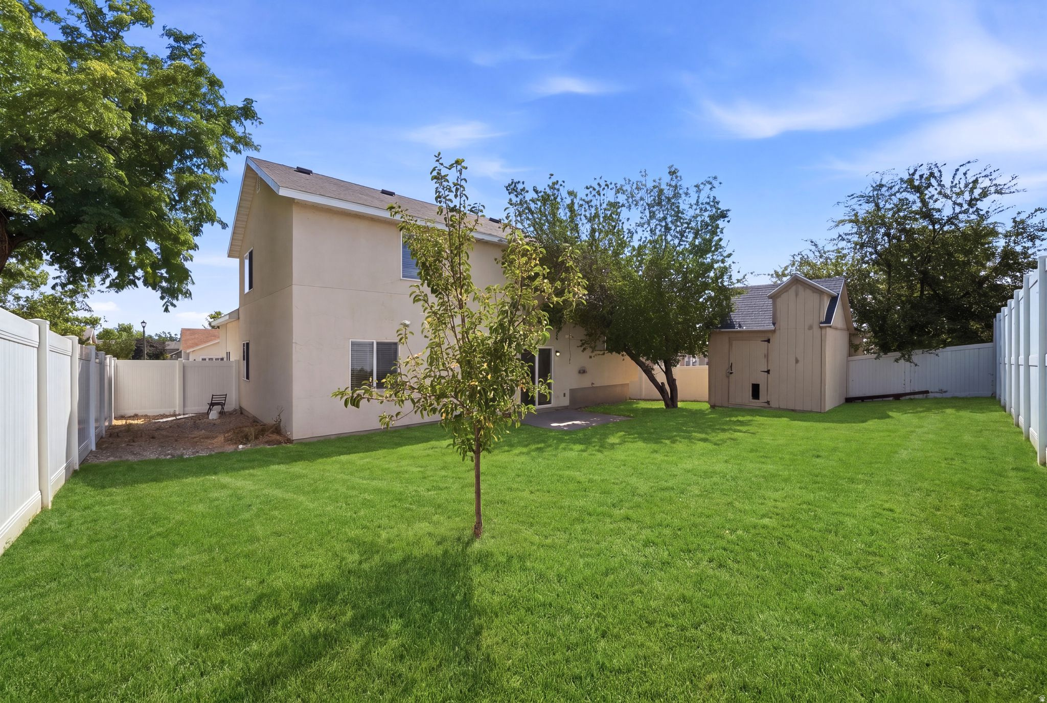 main property photo 40