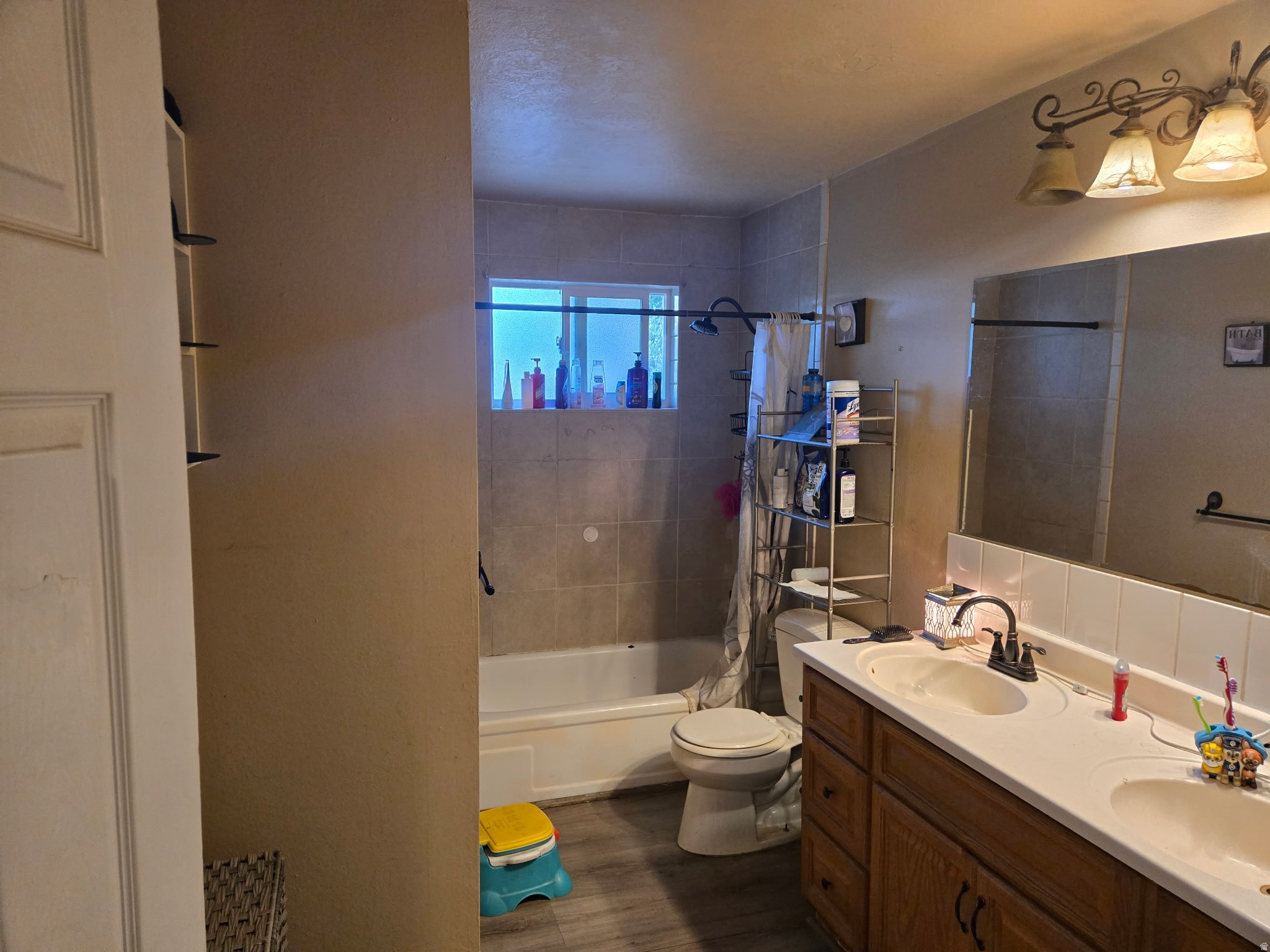 main property photo 6