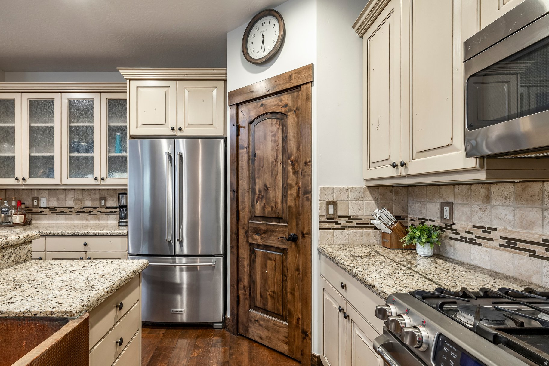 main property photo 15