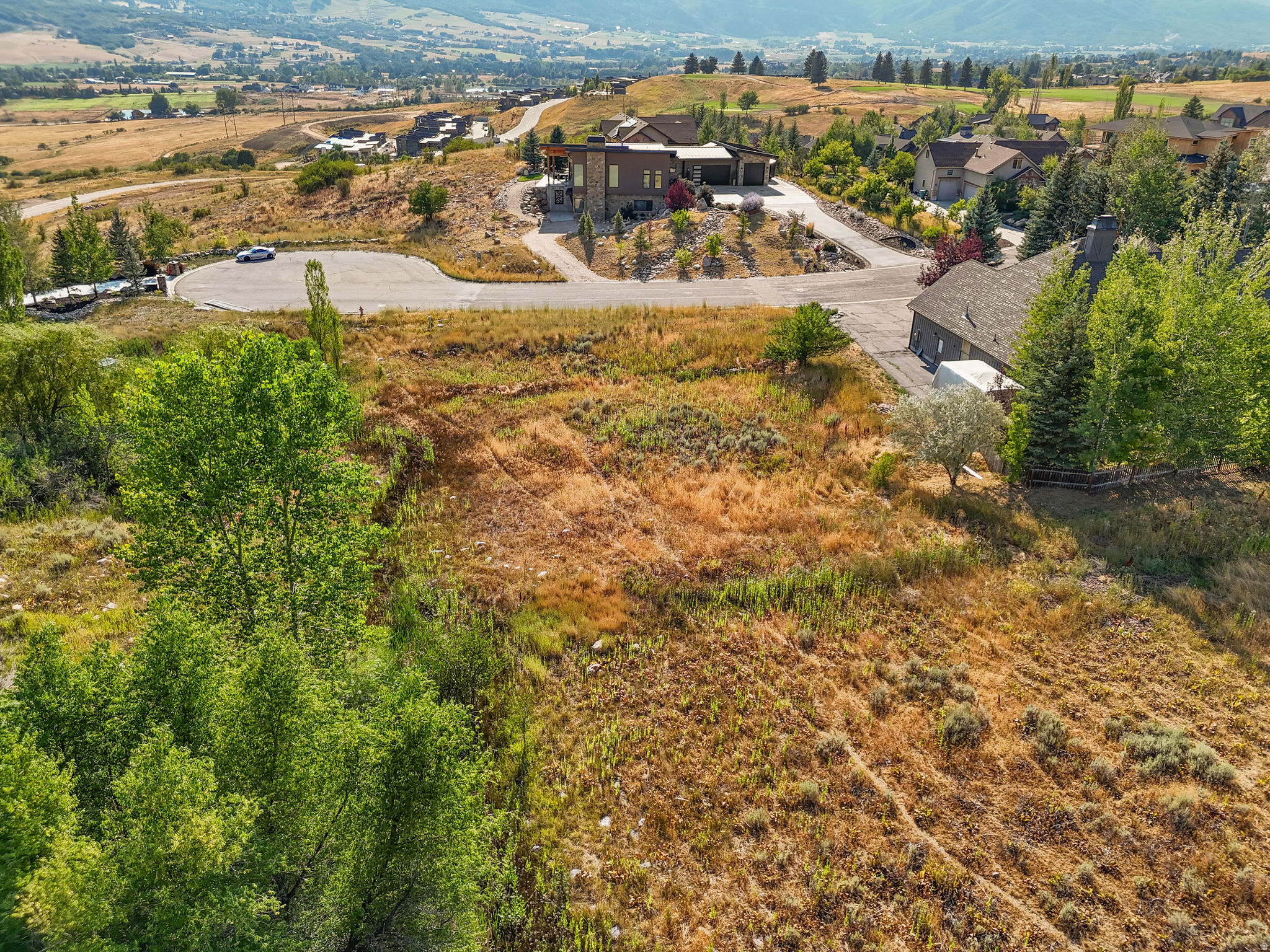 main property photo 10