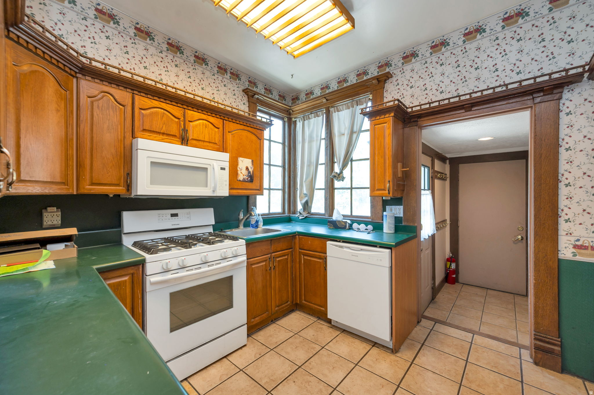 main property photo 9