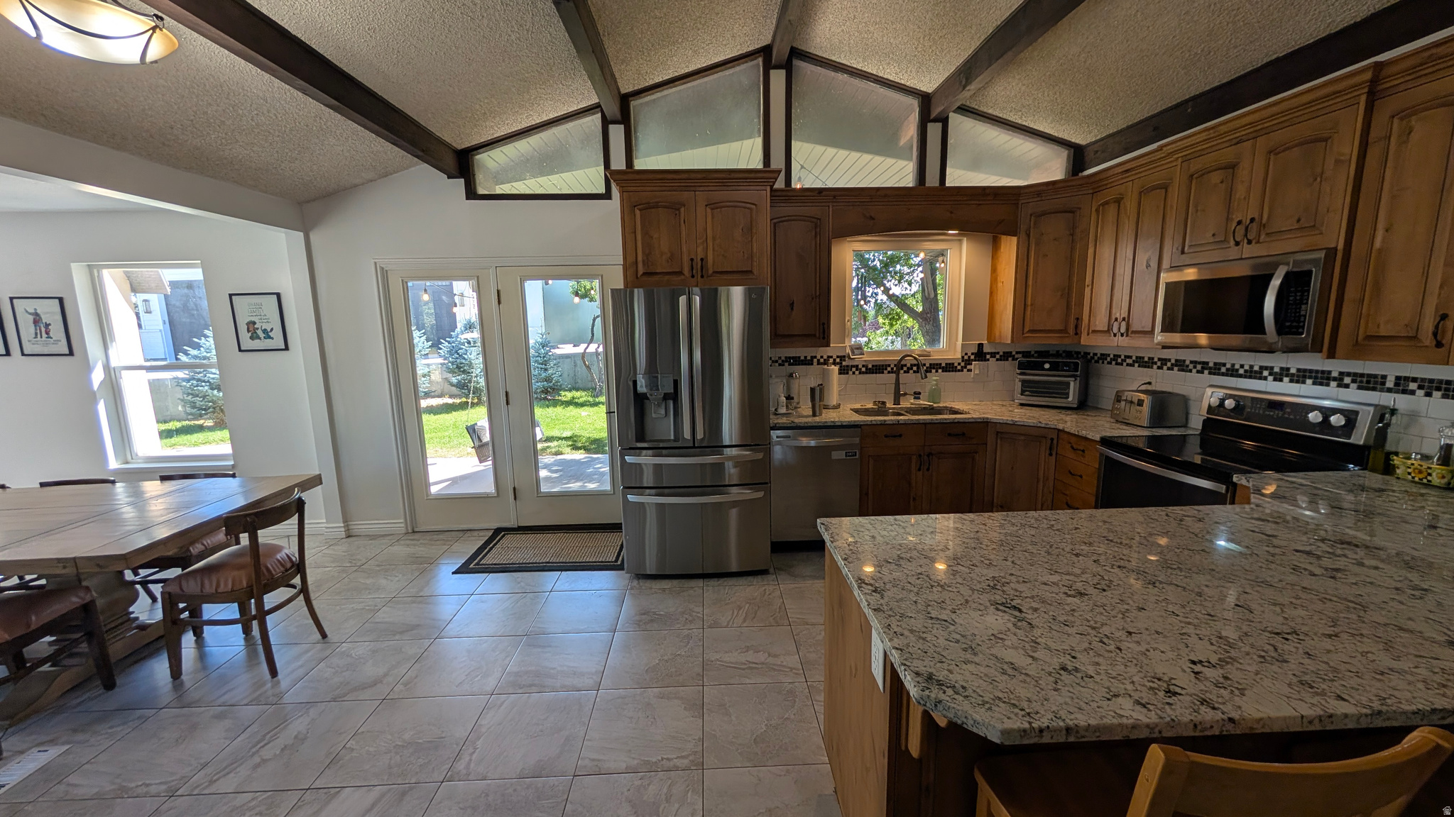 main property photo 19