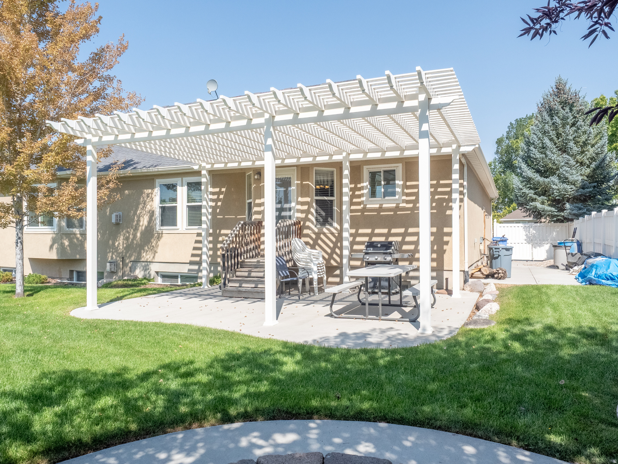 main property photo 26