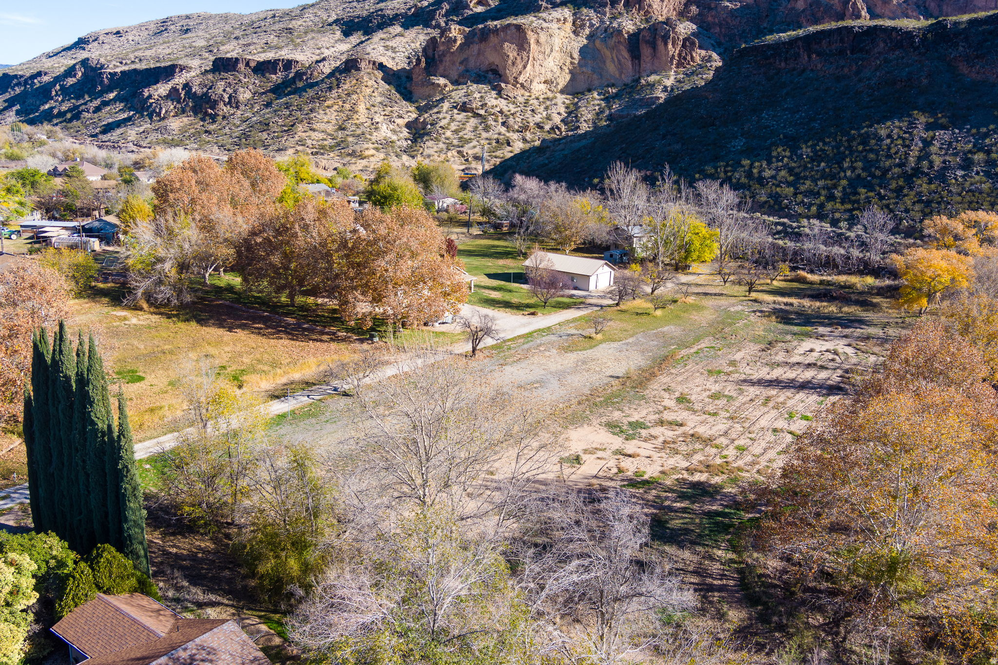 main property photo 23