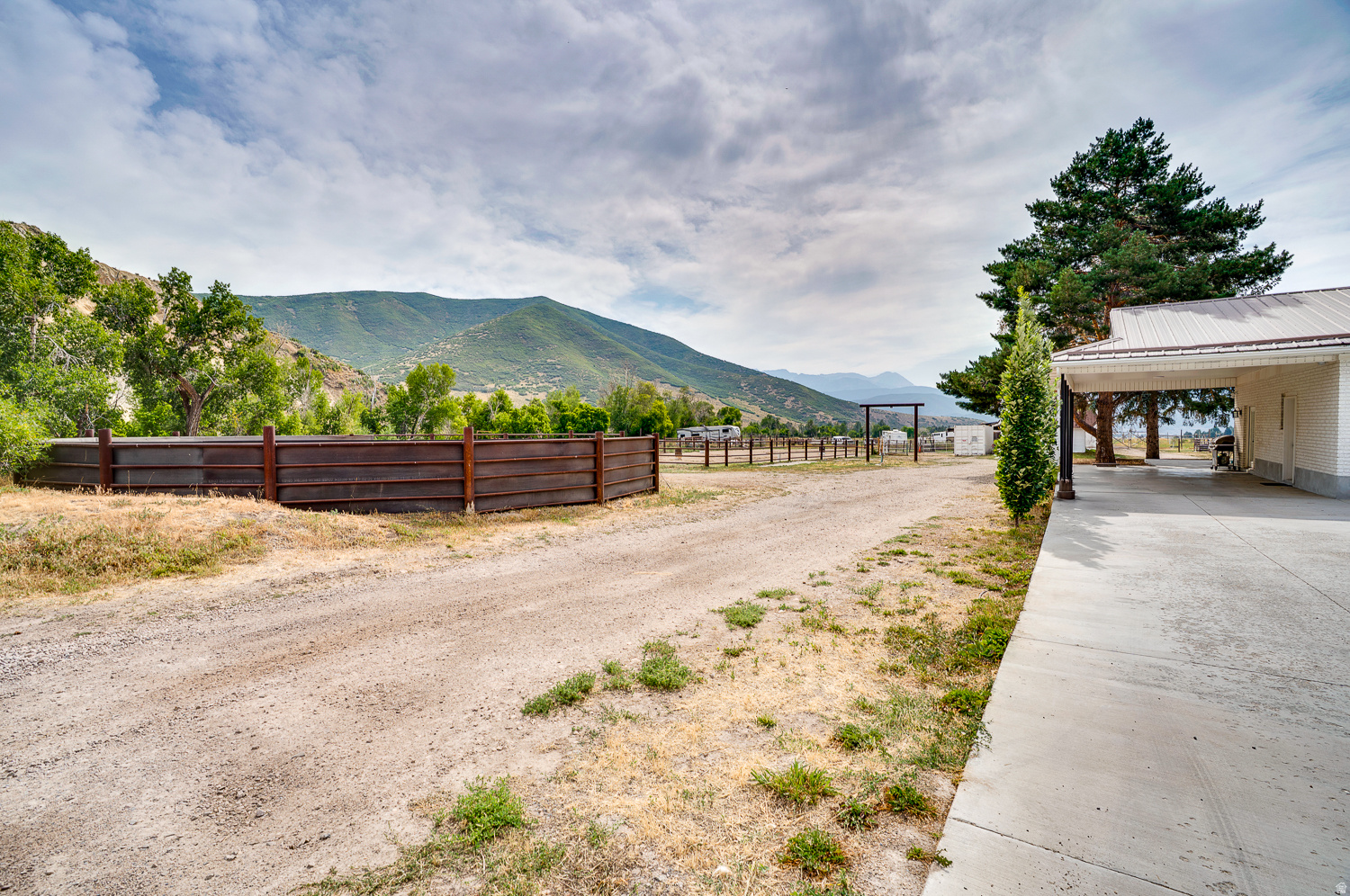 main property photo 45