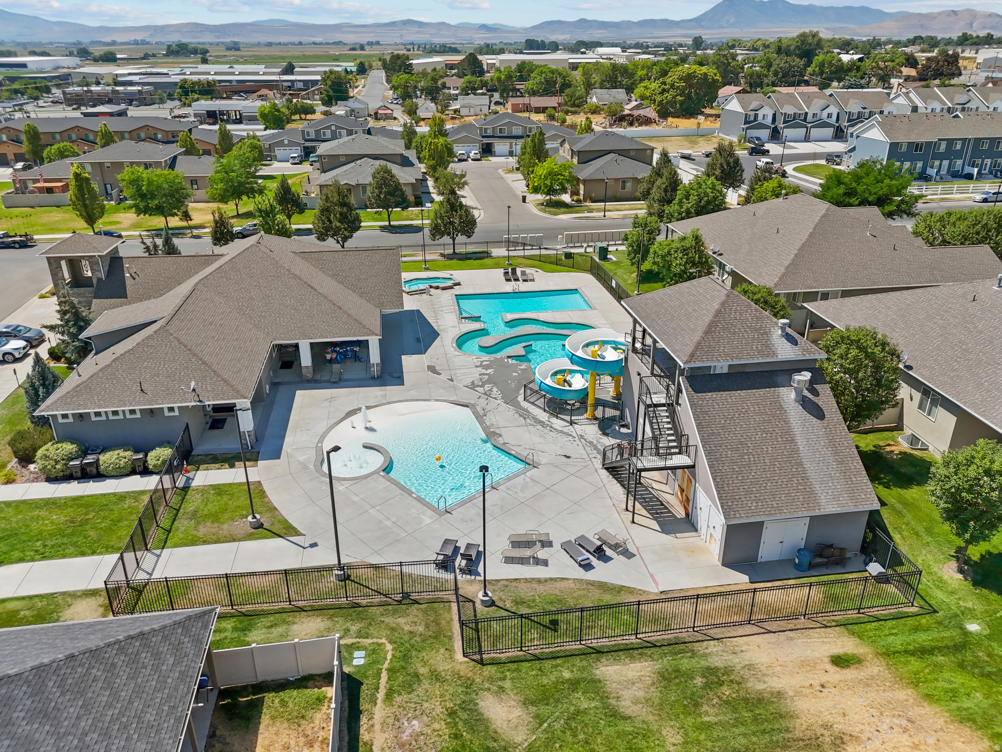 main property photo 48