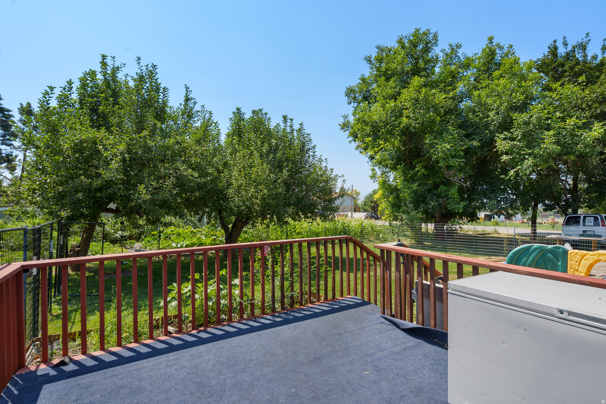 main property photo 28