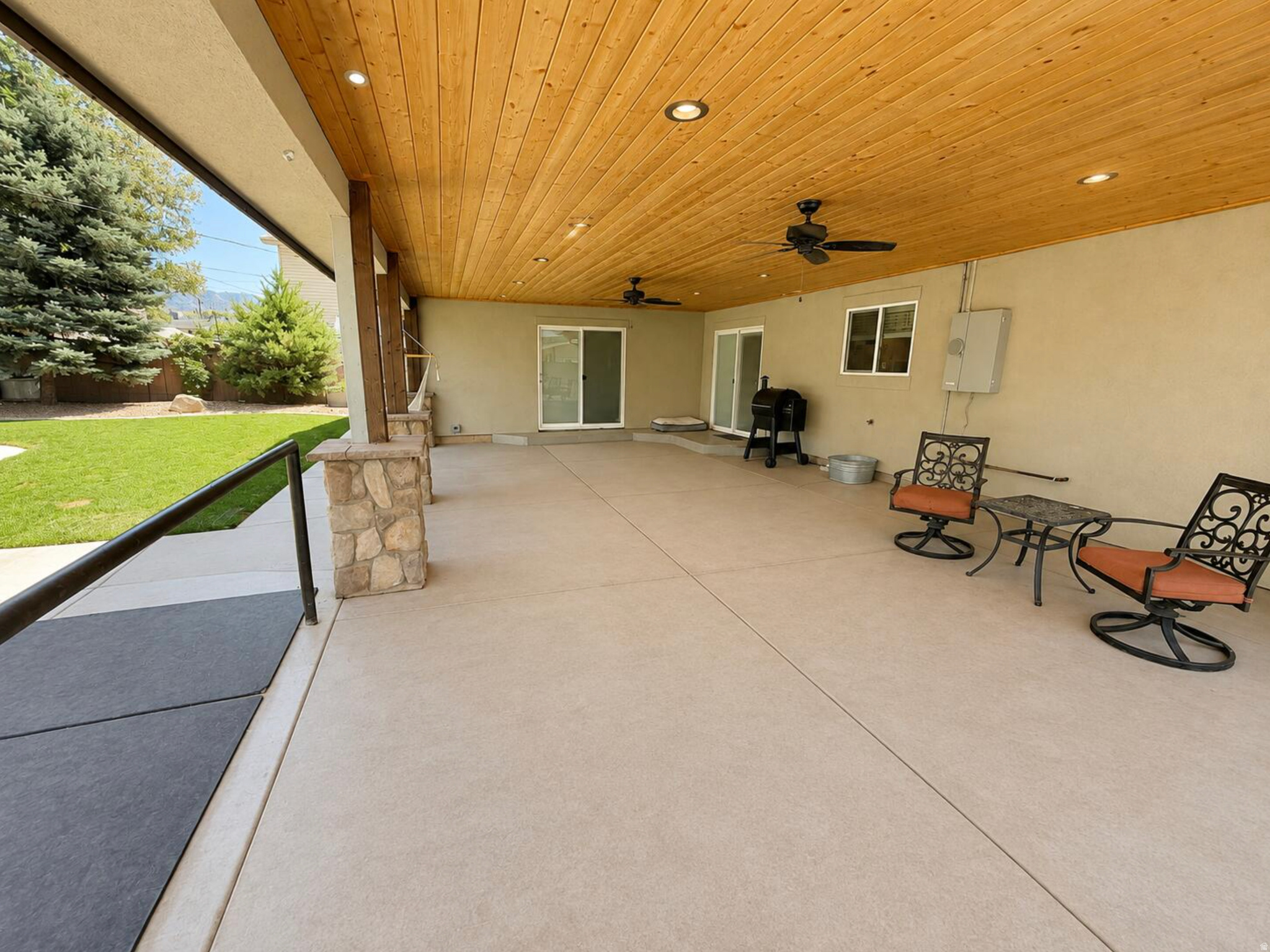 main property photo 32