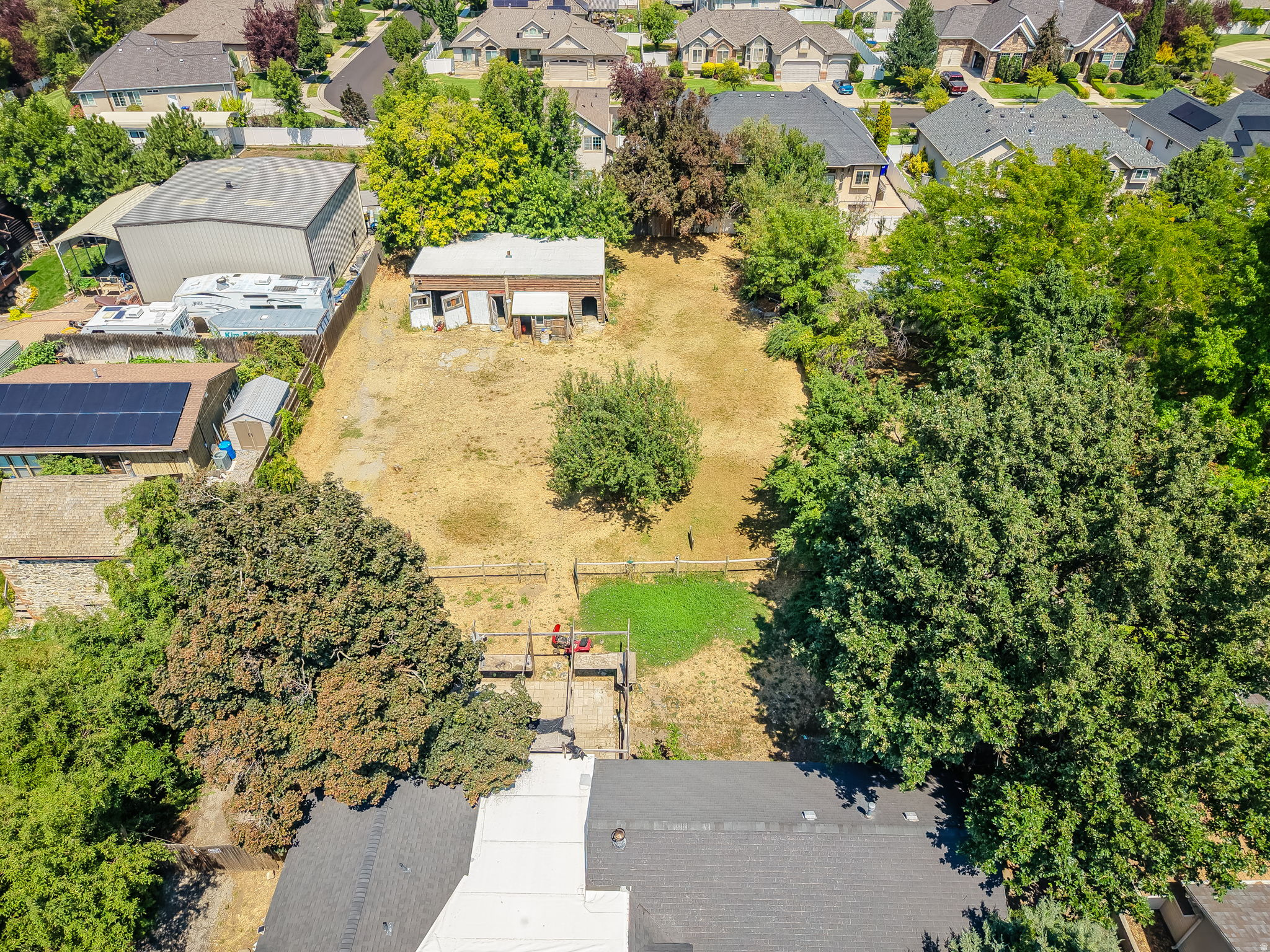 main property photo 20