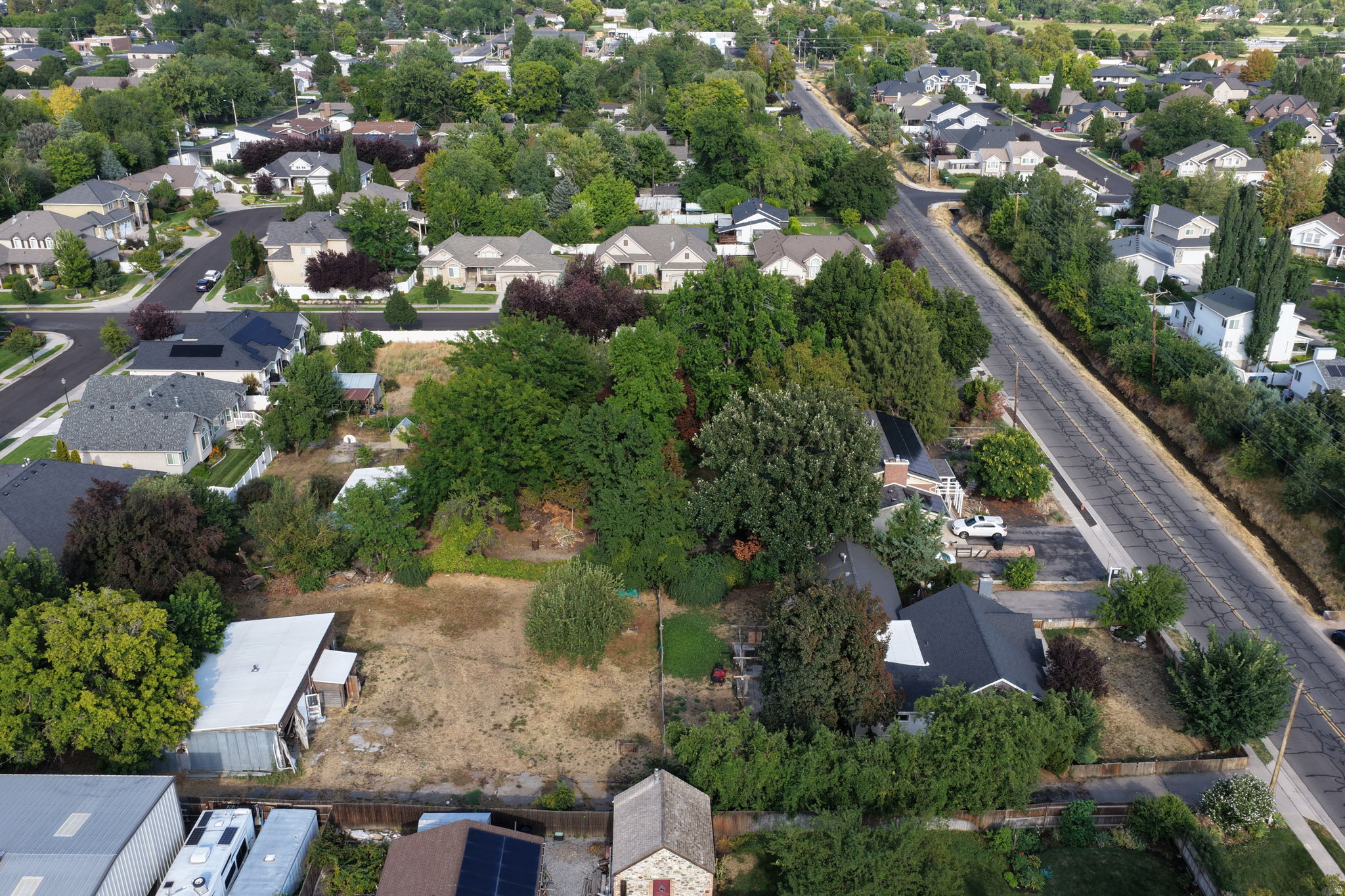 main property photo 30