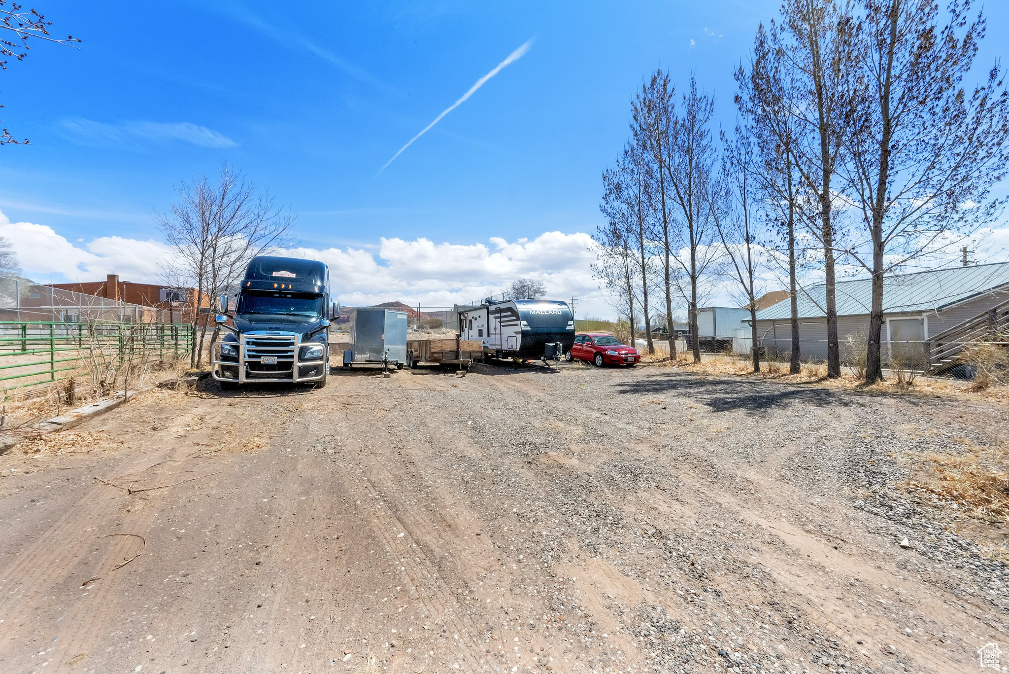 main property photo 27