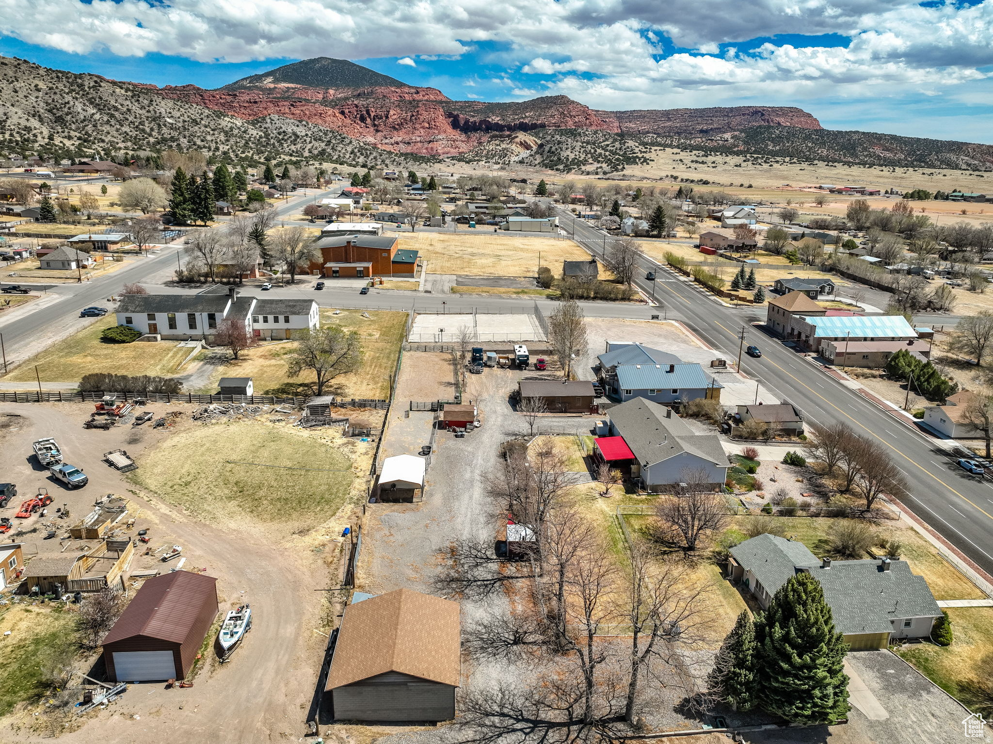 main property photo 33