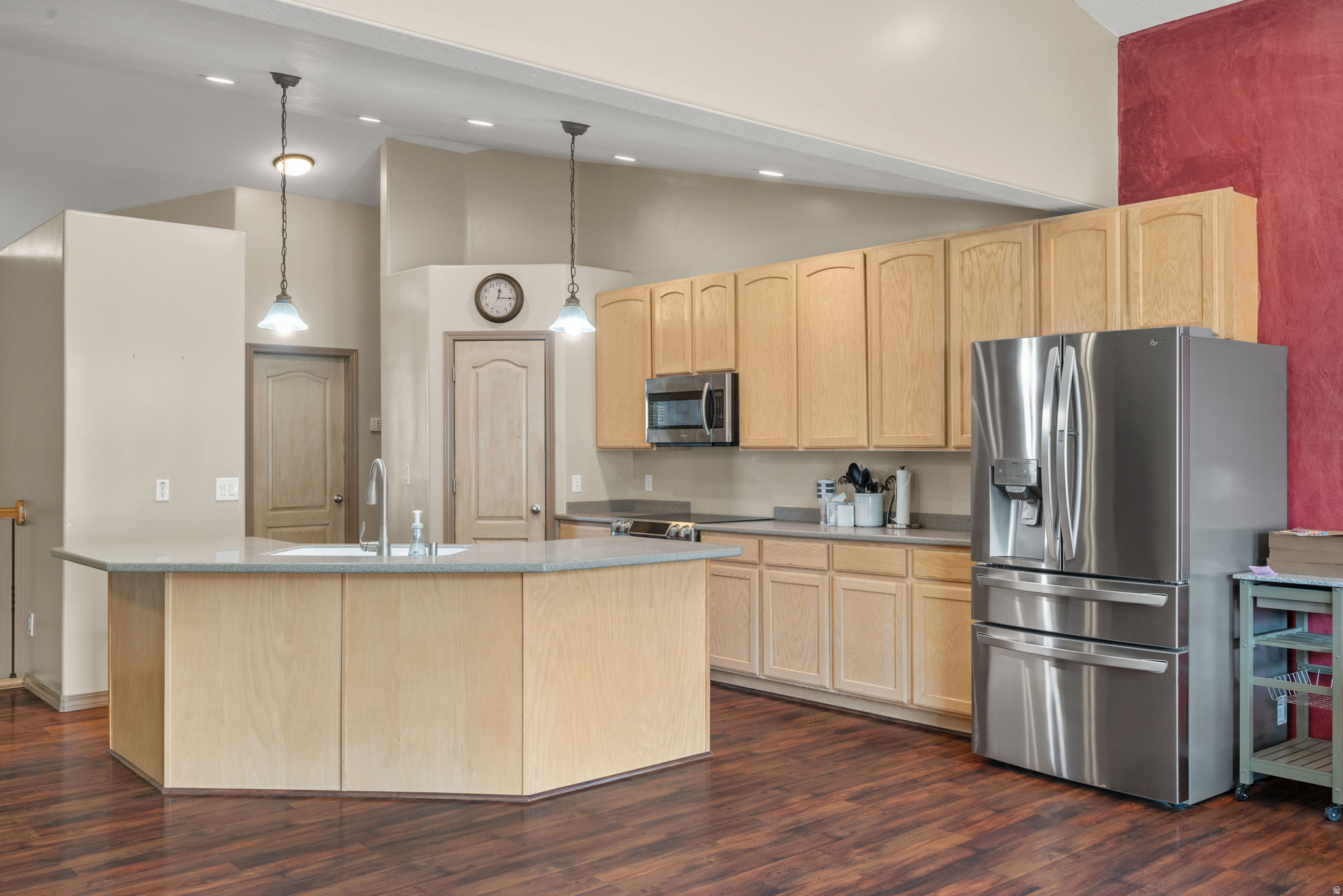 main property photo 8