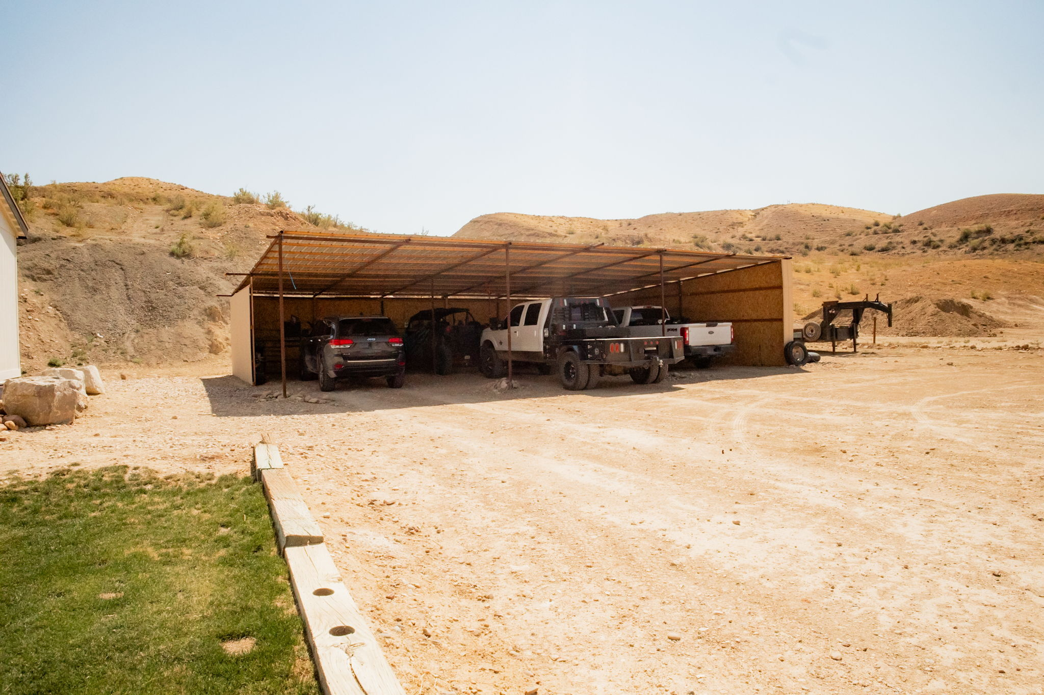 main property photo 23