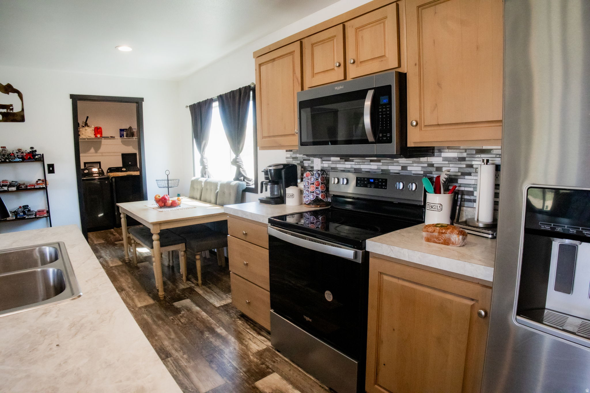 main property photo 30