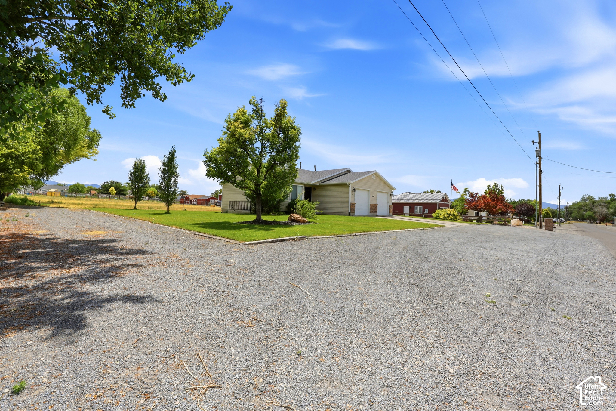 main property photo 30