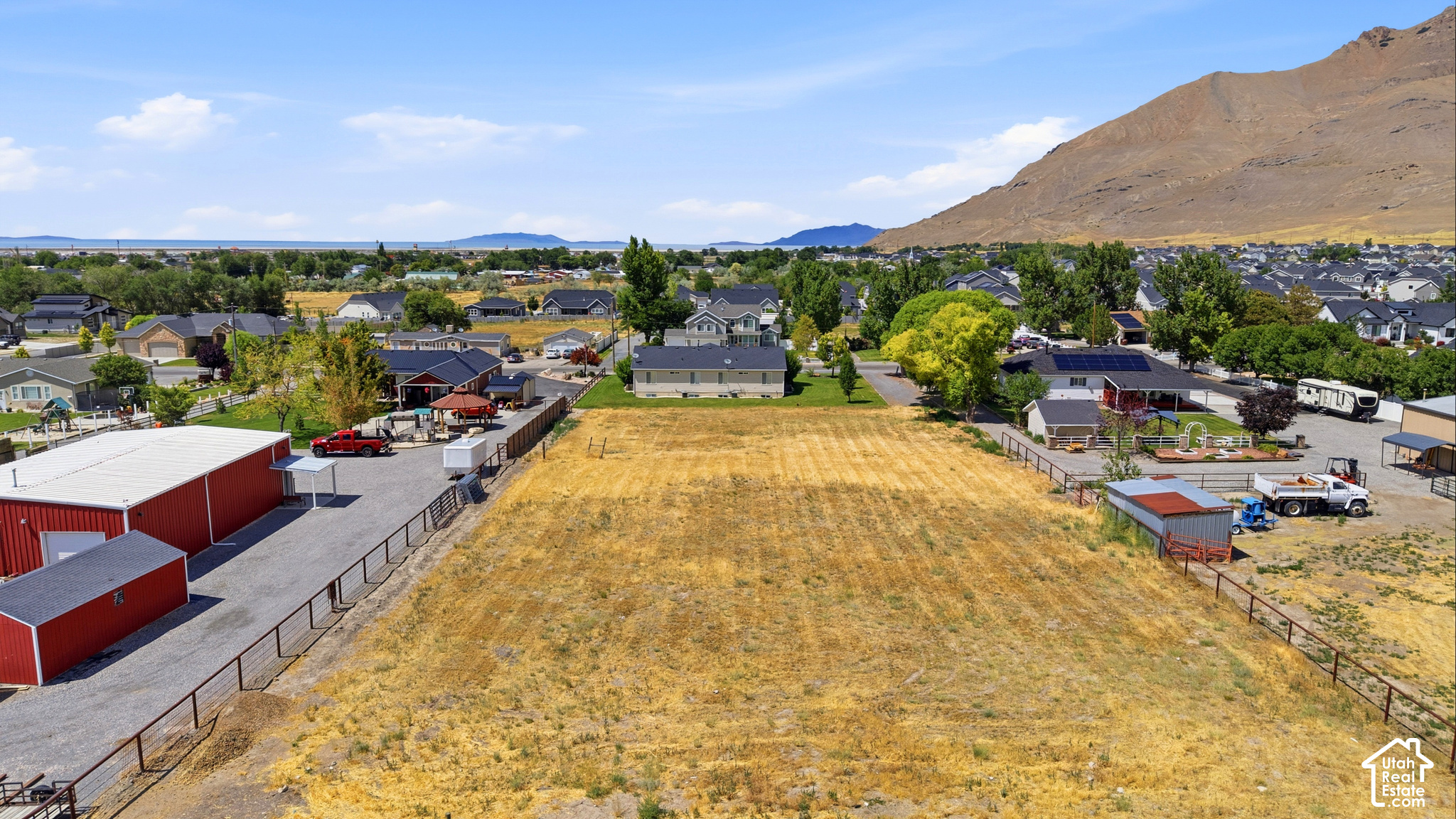main property photo 40