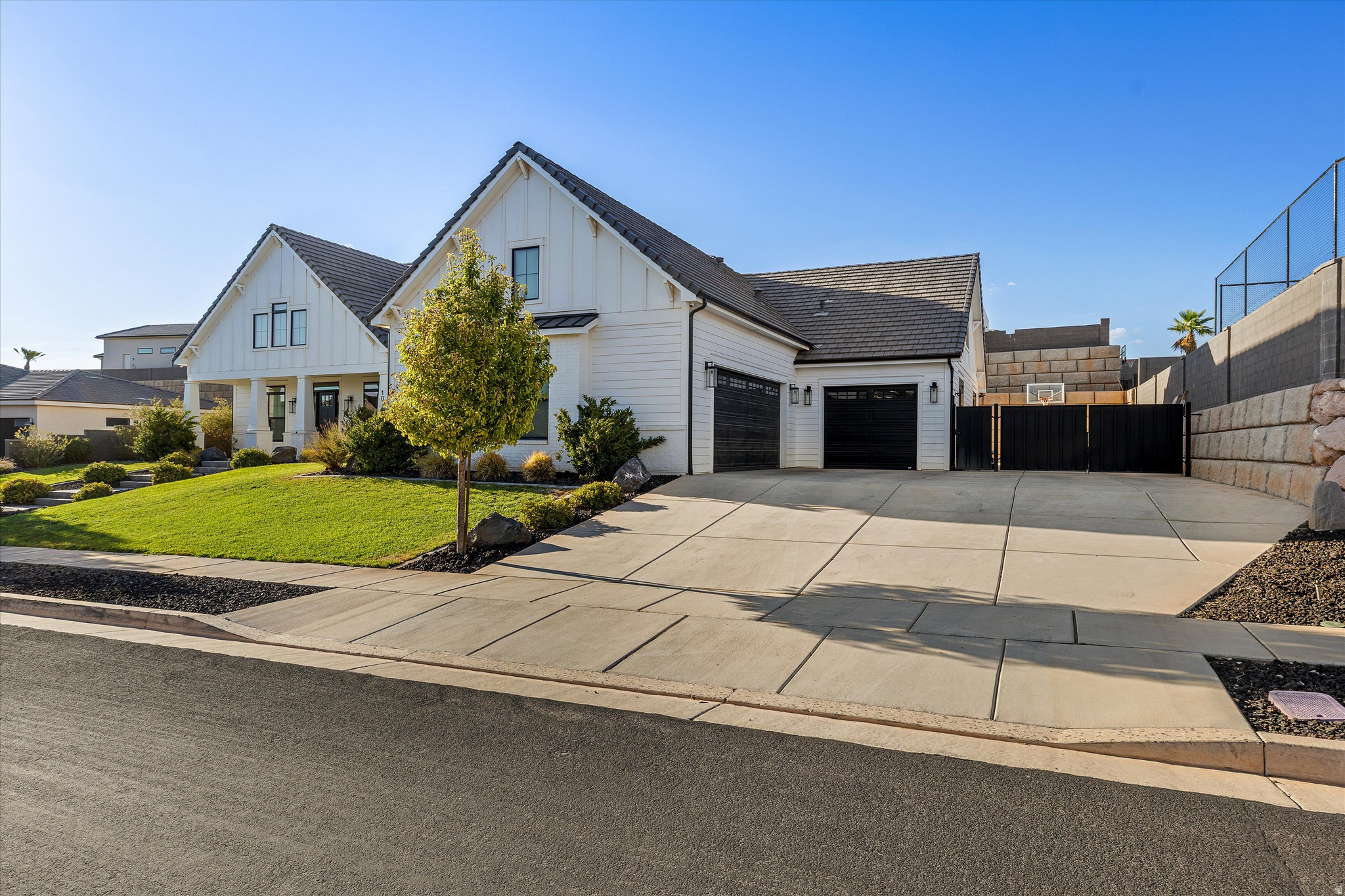main property photo 37