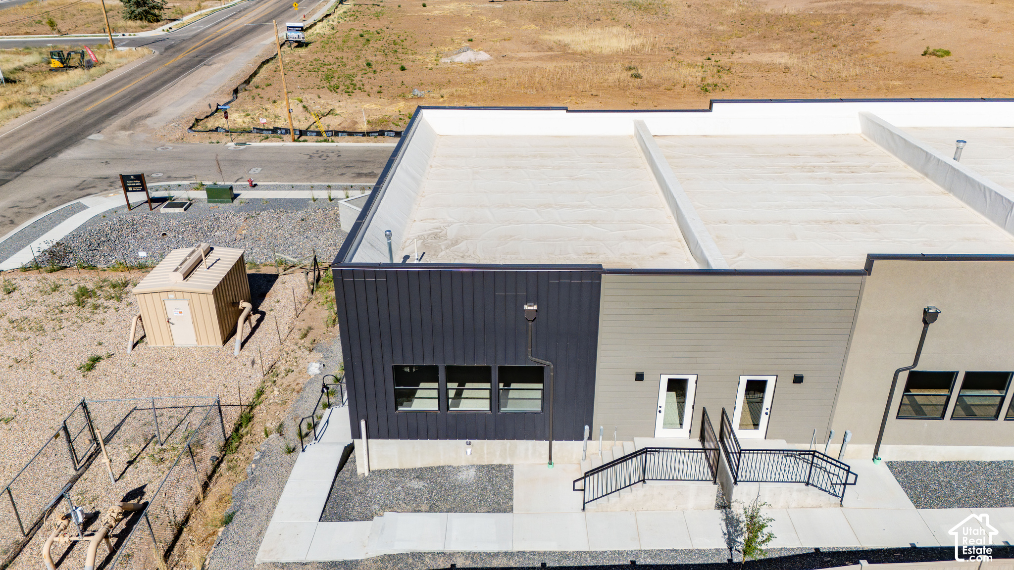 main property photo 27